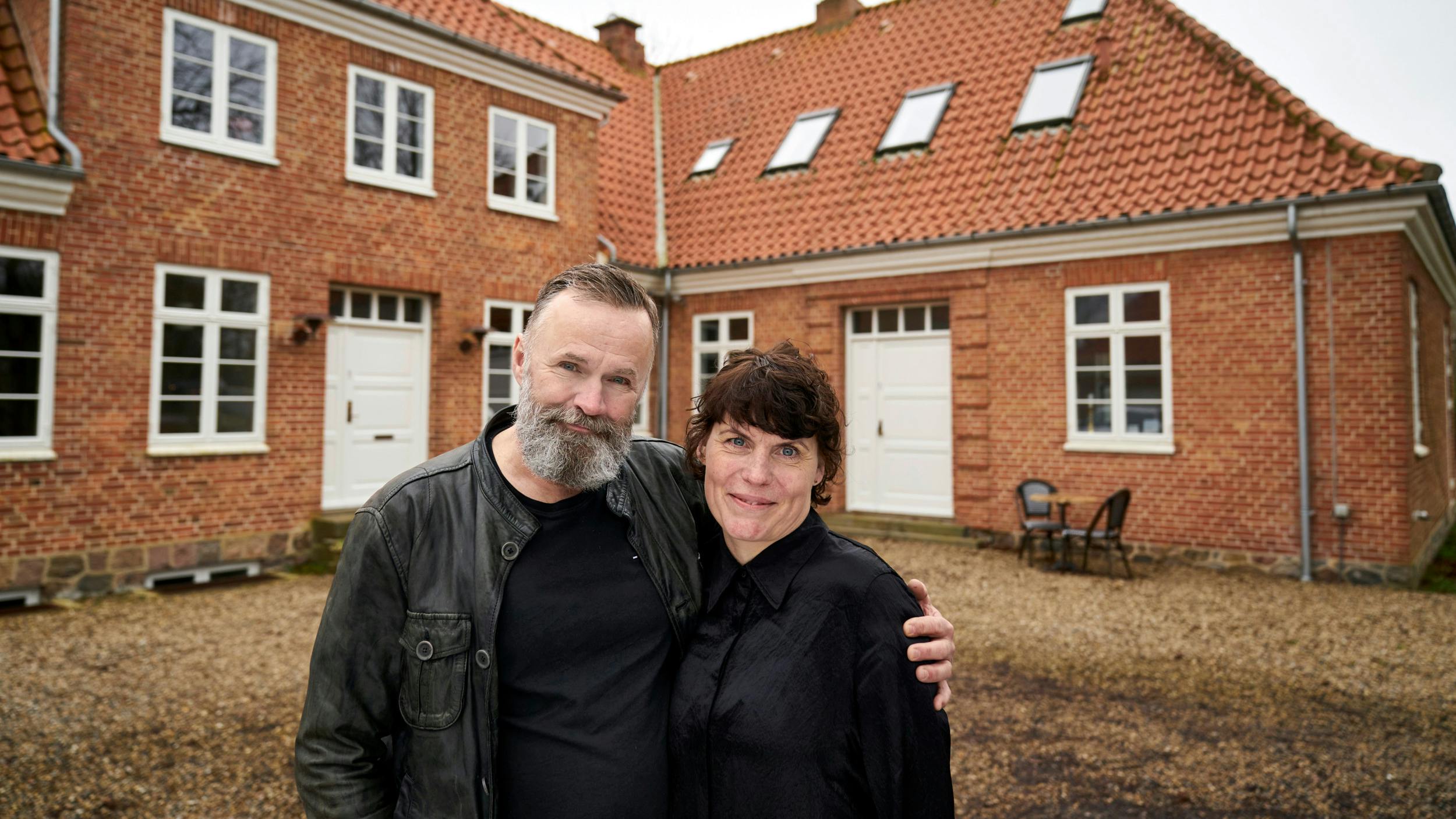 Sangeren Bech med fornavnet Svend rocker og hans kone Trine