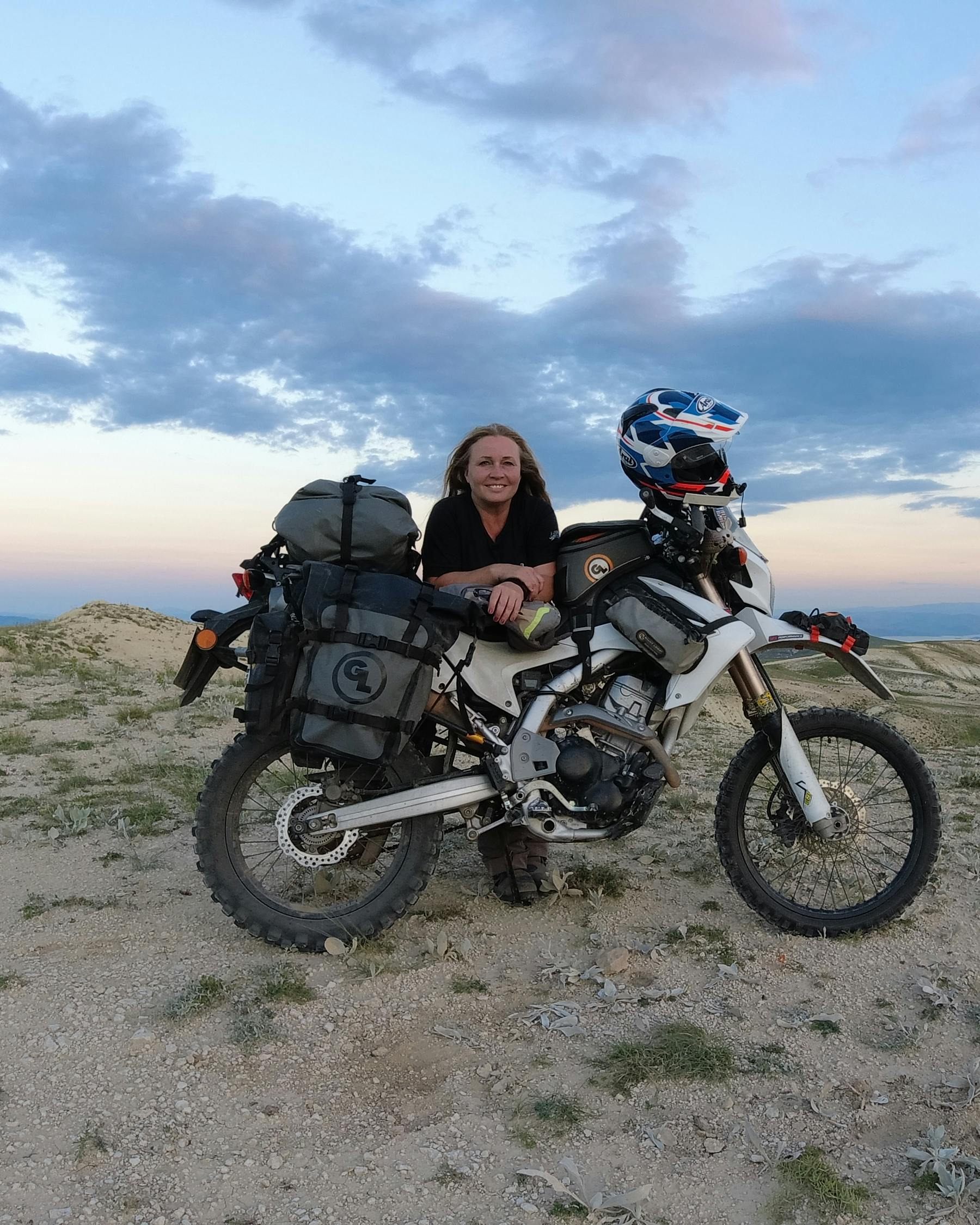 Henriette Thiim rejser verden rundt alene på motorcykel.