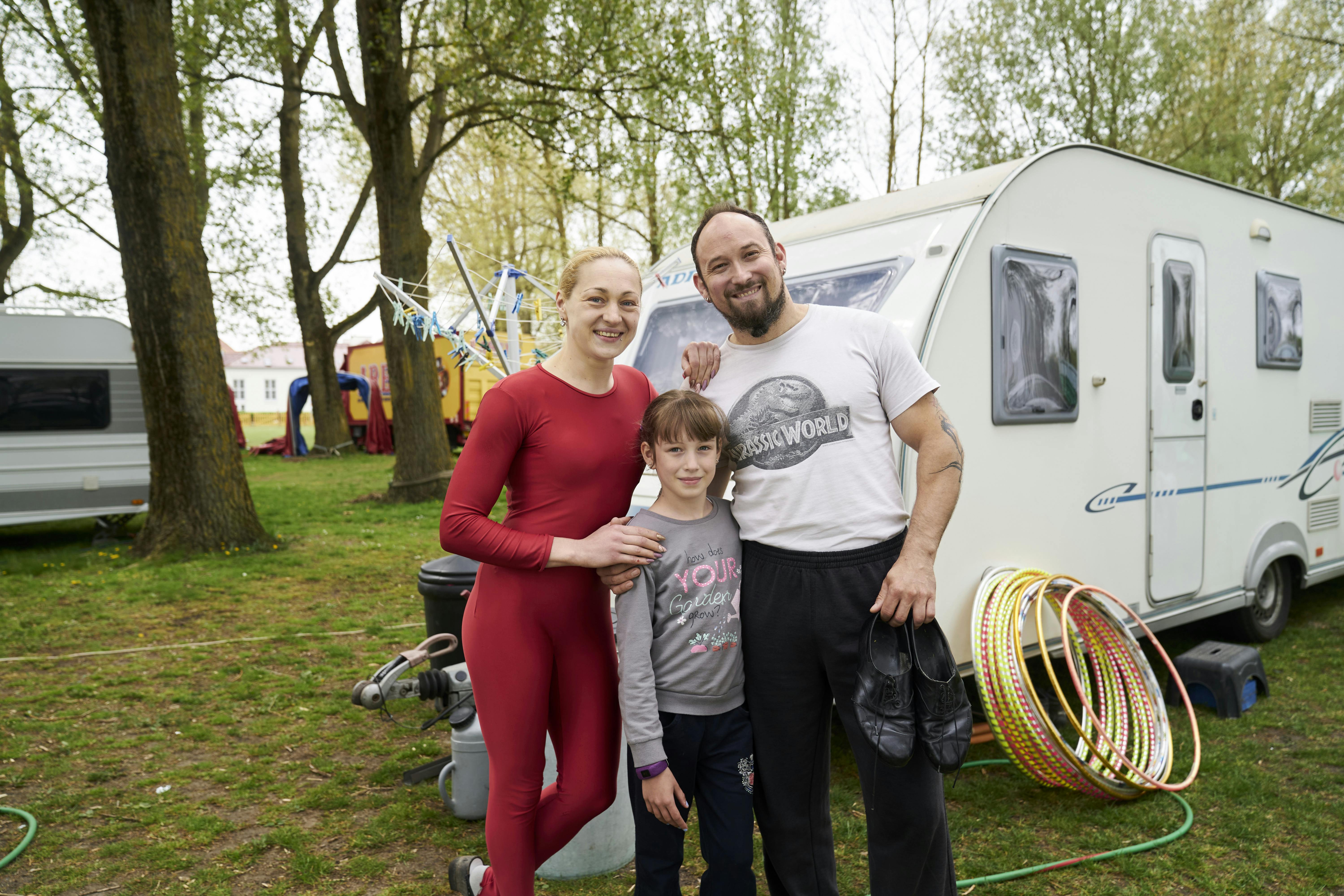 Cirkusartisterne Leo og Vita Costache fra Cirkus Arena med datteren Anastasia