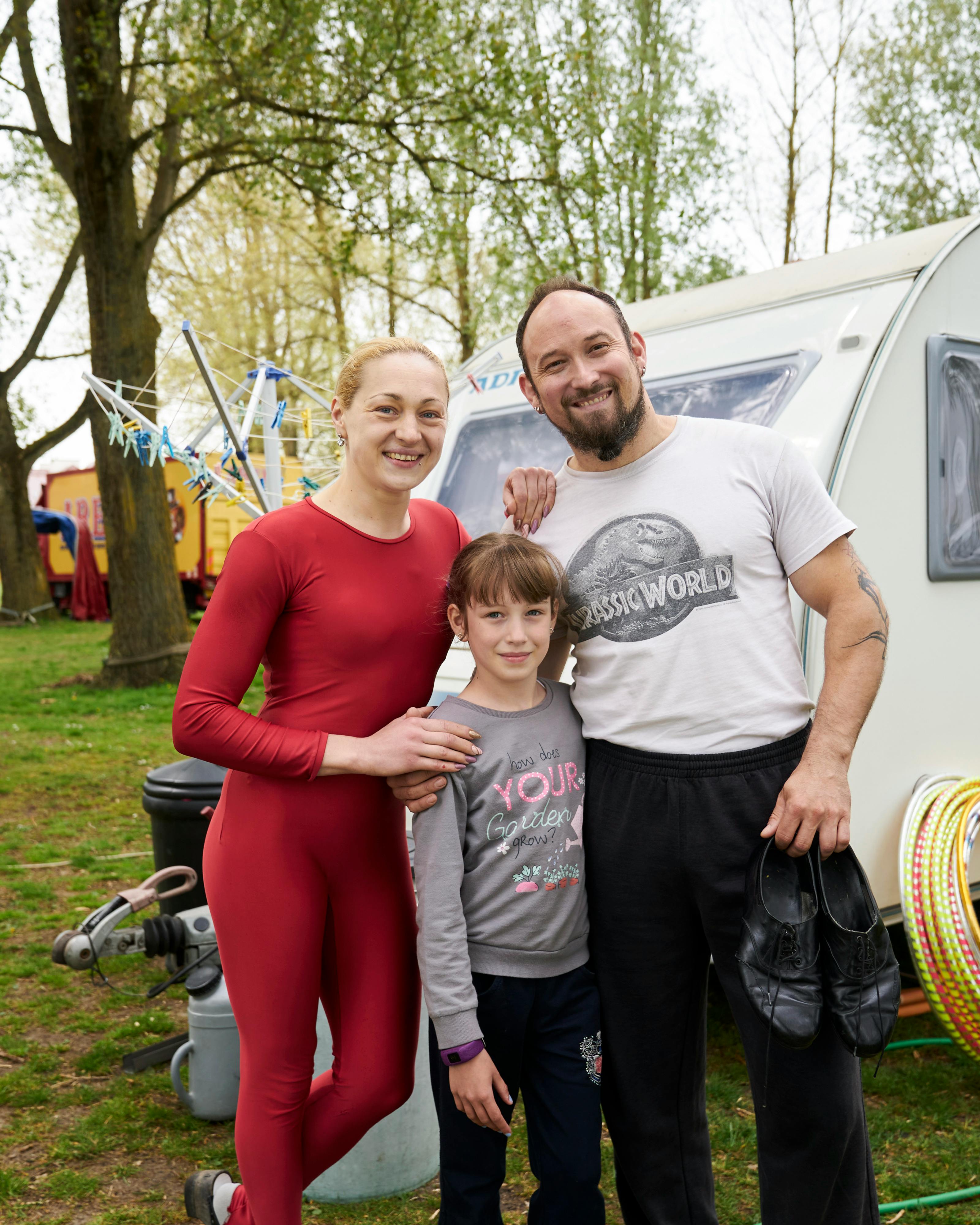 Cirkusartisterne Leo og Vita Costache fra Cirkus Arena med datteren Anastasia