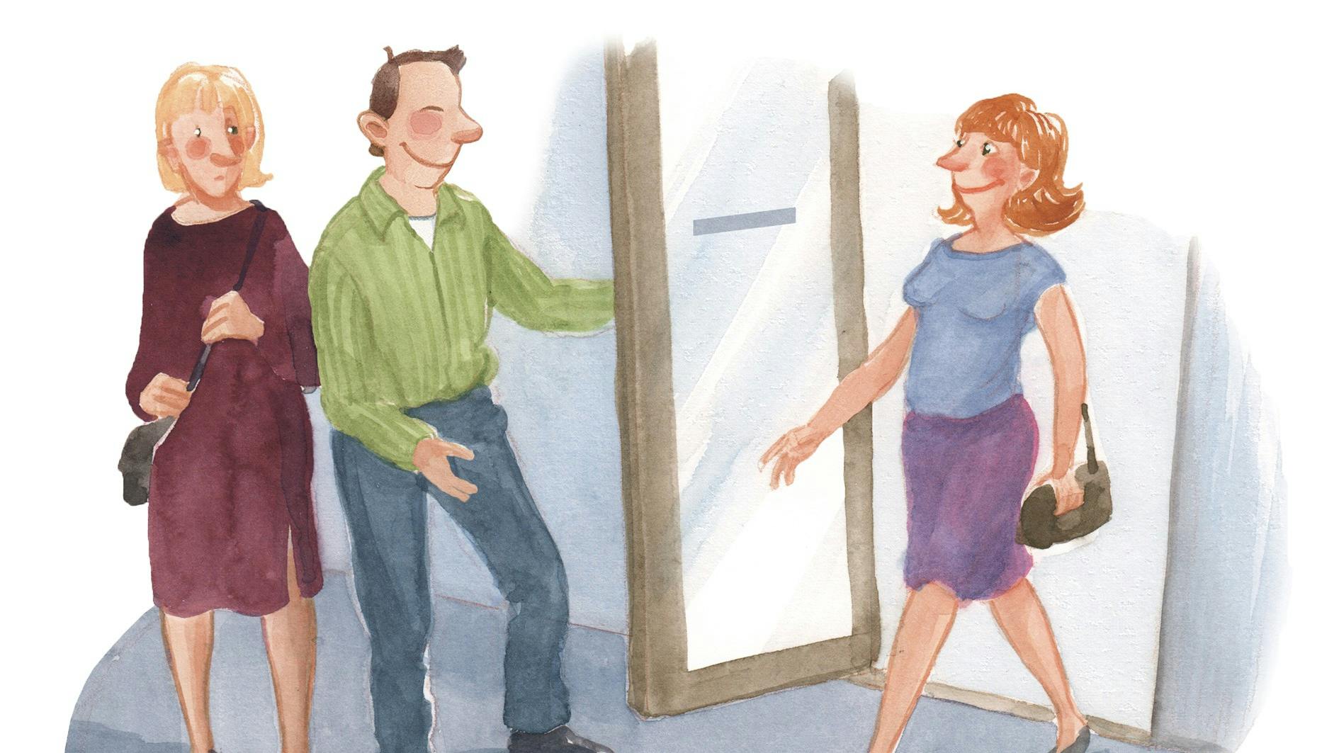 En mand holder døren for en kvinde