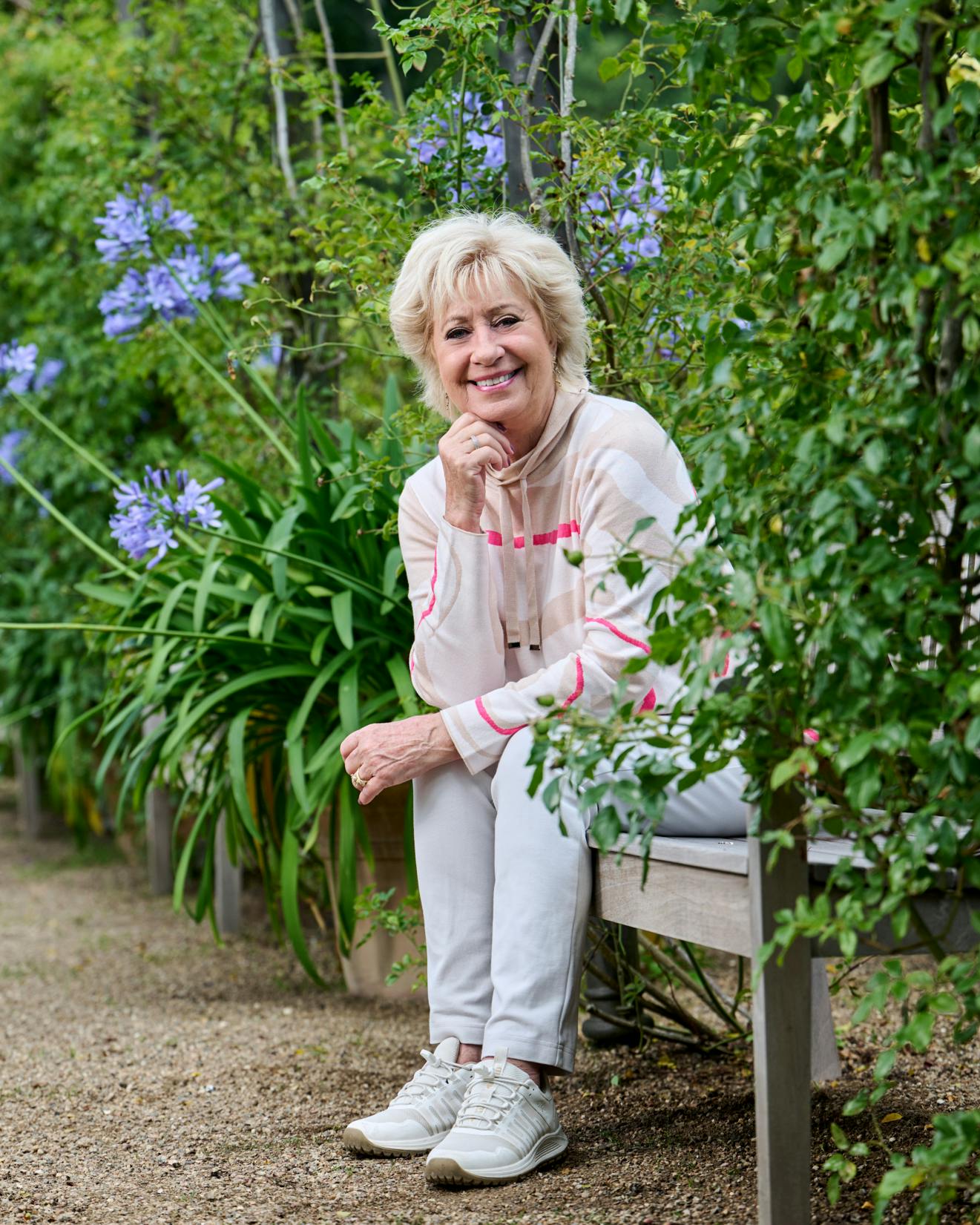 Birthe Kjær fylder 75 år, men er stadig i fuld vigør.