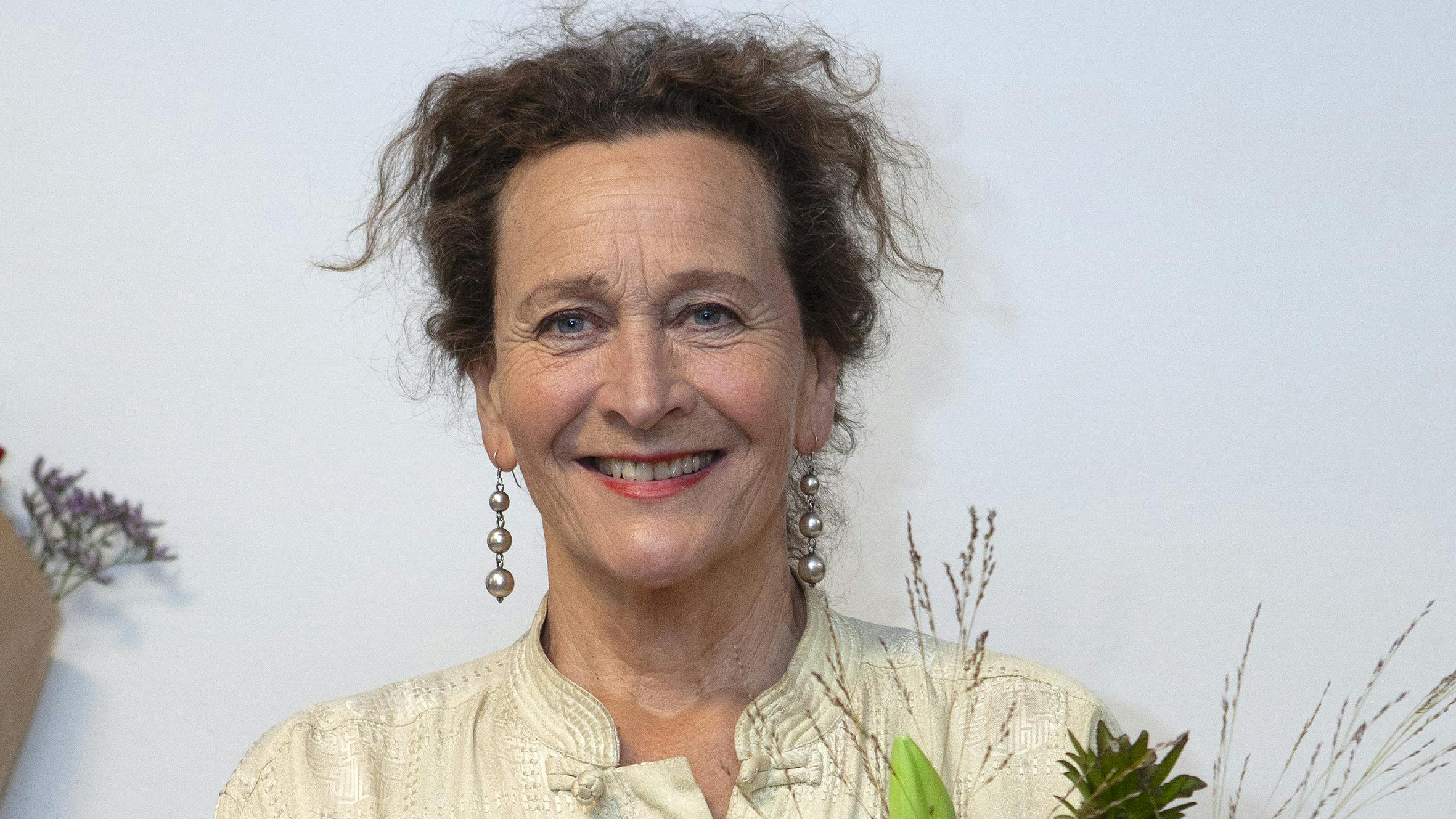 Ulla Henningsen blev hyldet på scenen i søndags i anledning af sit 50-års jubilæum.