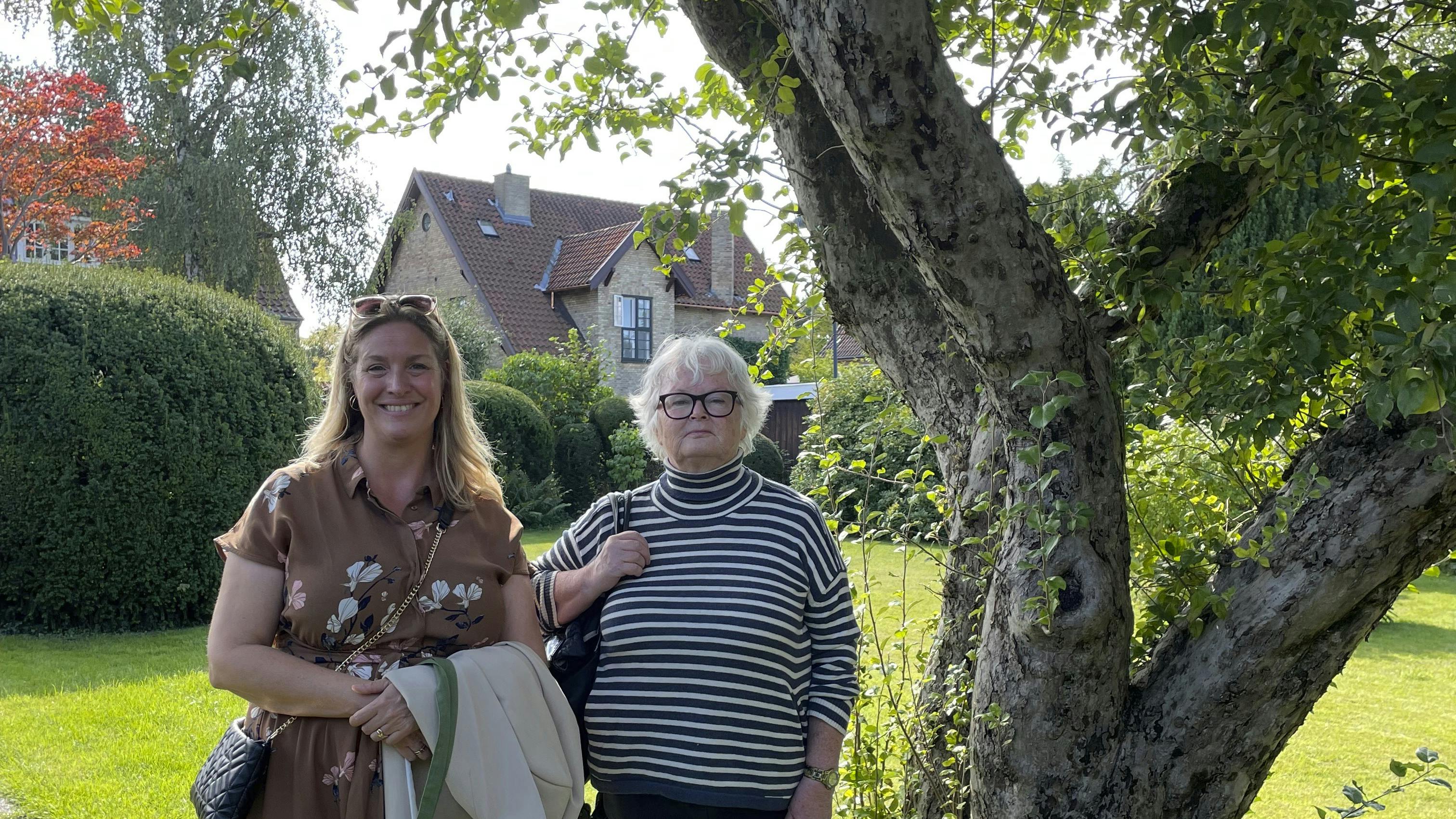 Journalist Anita Banner og Lisbeth fra Ældre Sagen i Gentofte