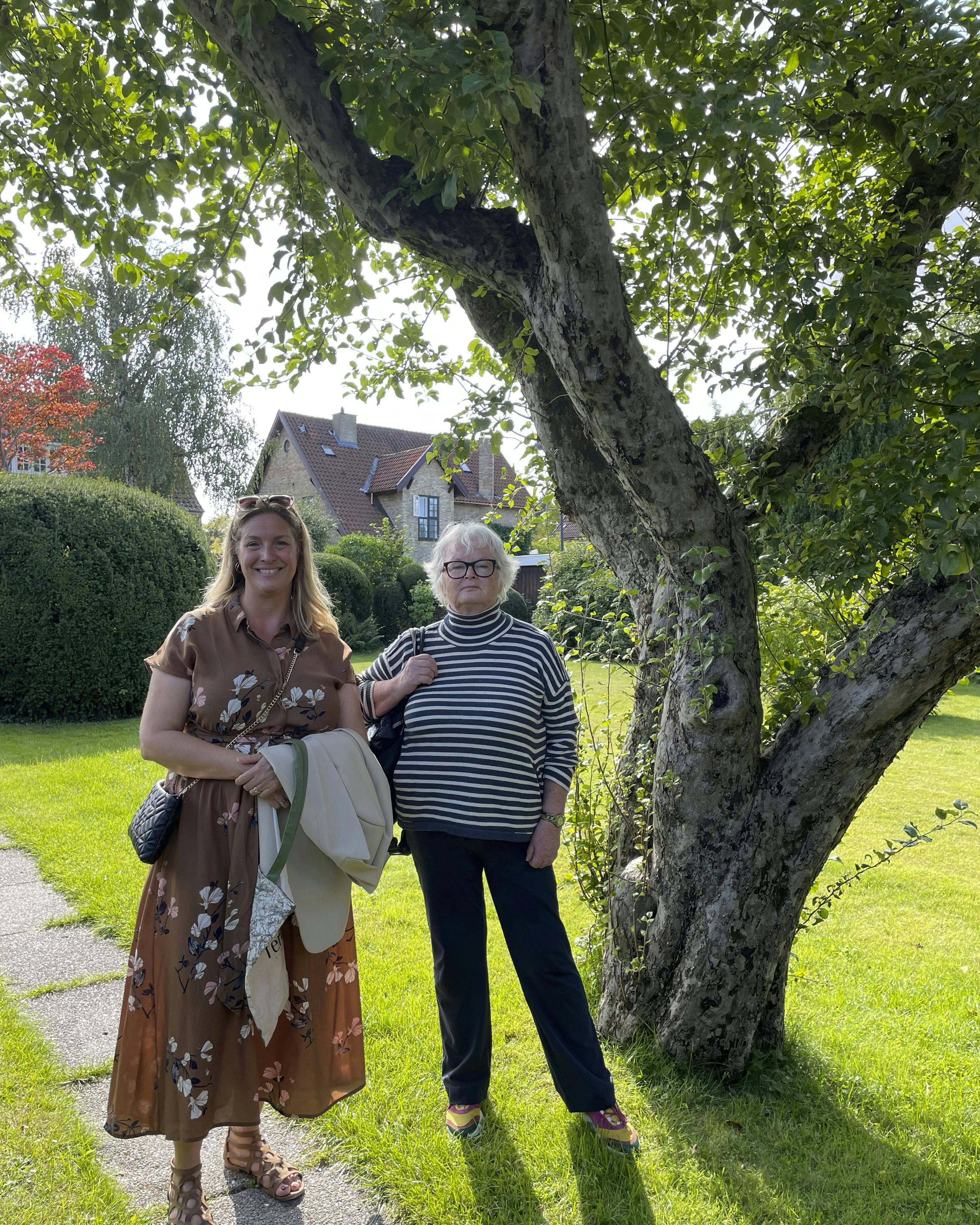 Journalist Anita Banner og Lisbeth fra Ældre Sagen i Gentofte