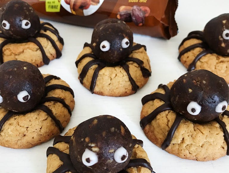 Cookies med edderkopper til halloween