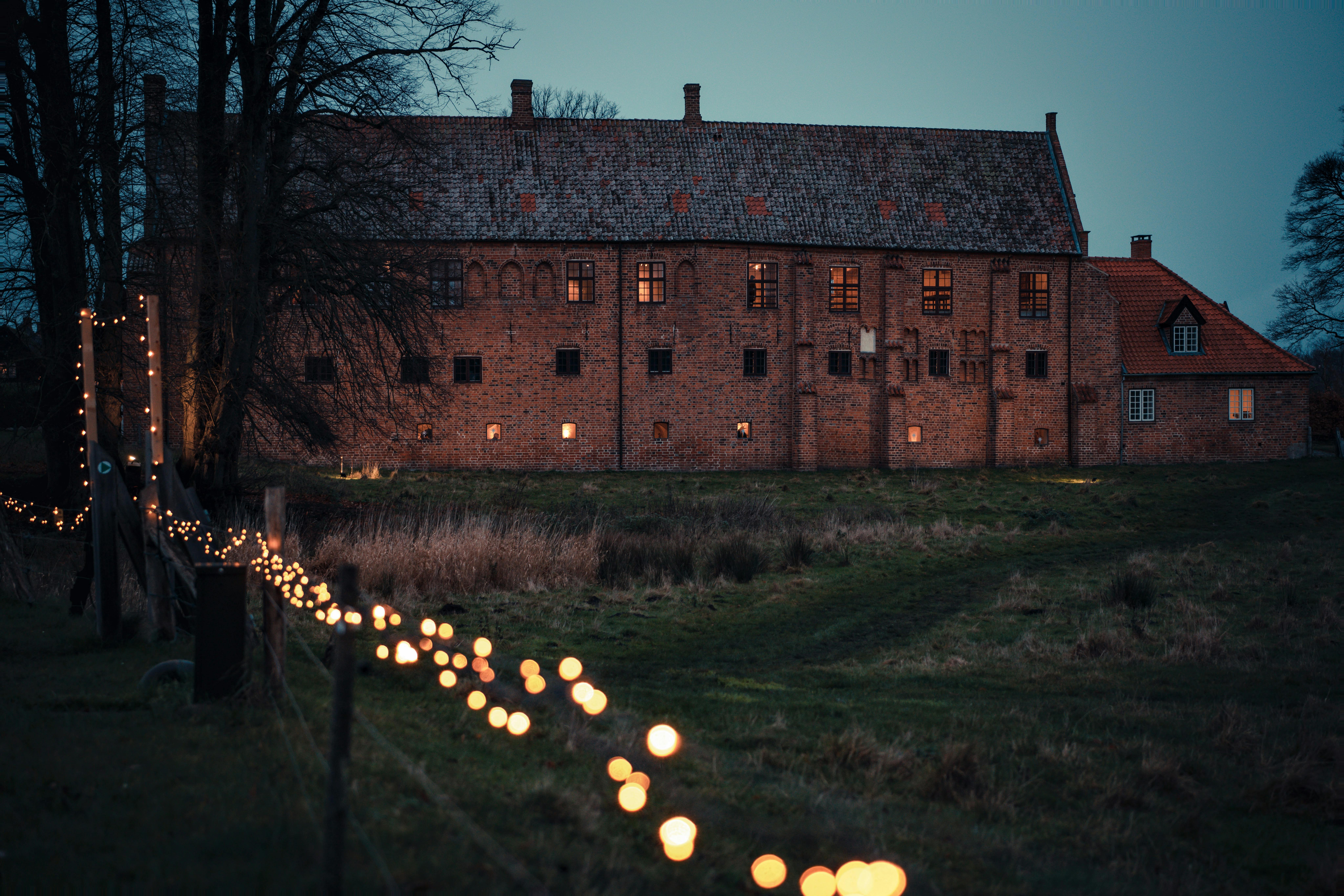 Esrum Kloster med julelys