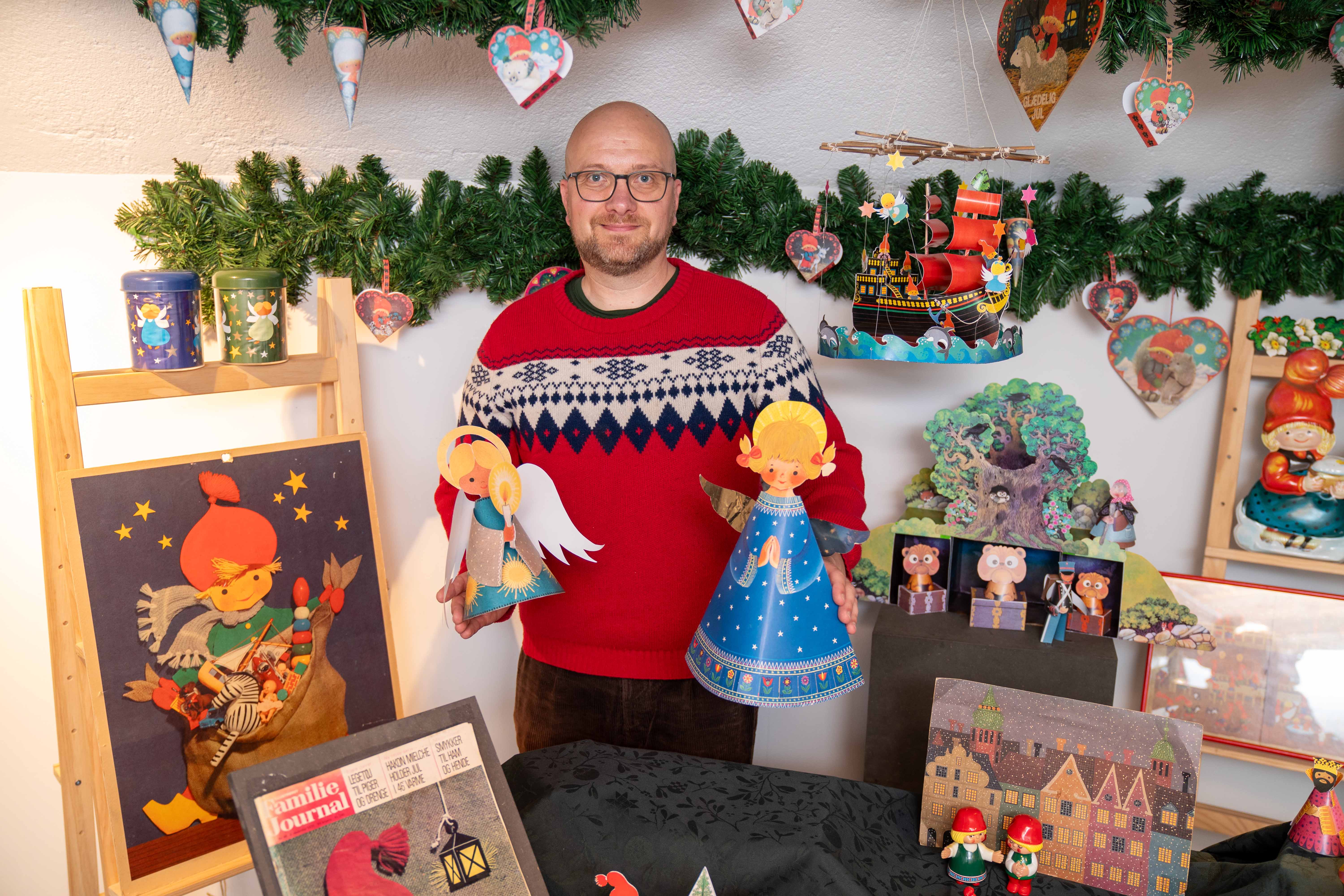 Det er i høj grad Mikael Manøe Bjerregaards private samling af Karen K.-klenodier, der udgør grundstammen i Møntergårdens juleudstilling anno 2023.