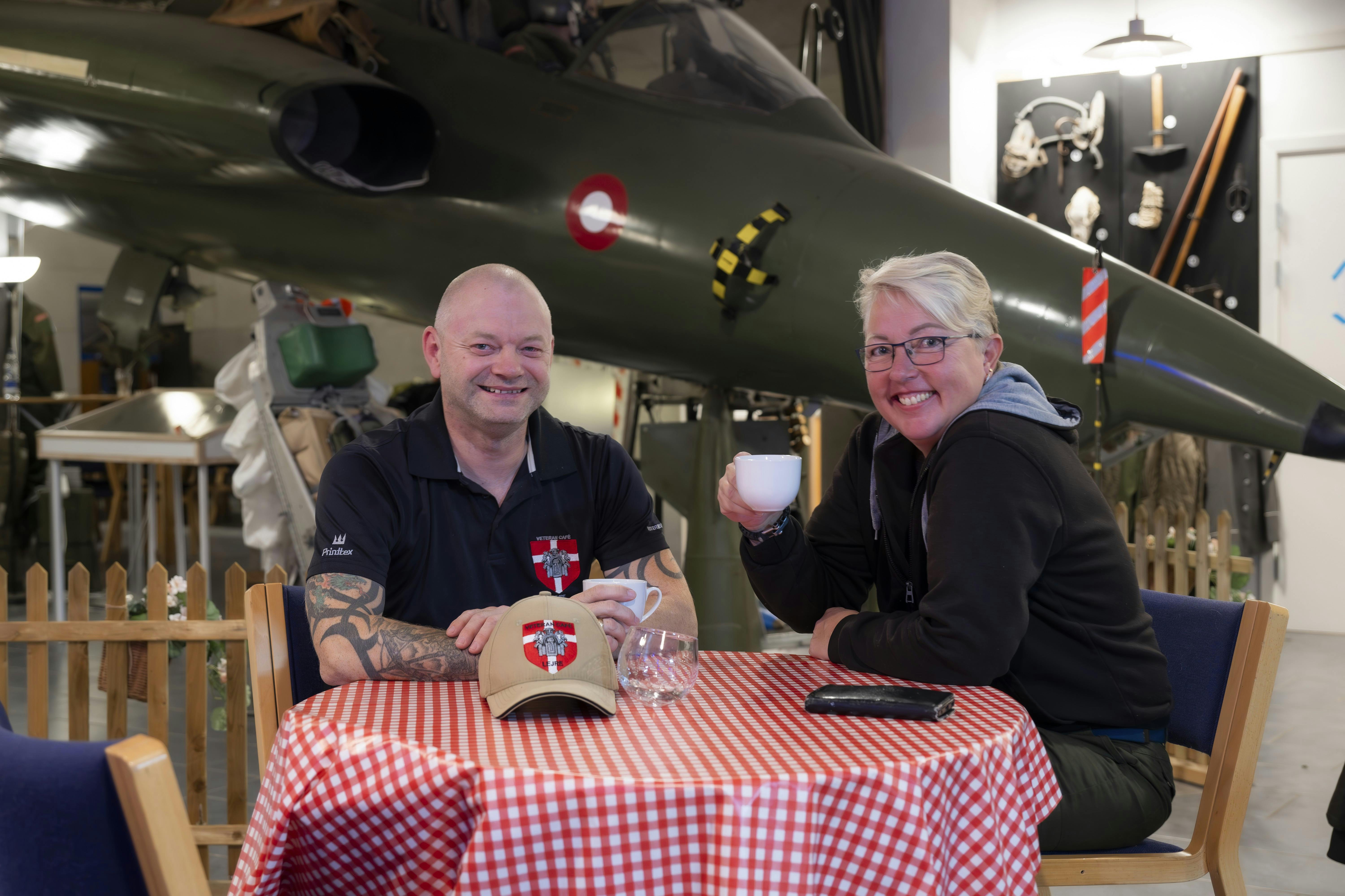 Veteraner drikker kaffe