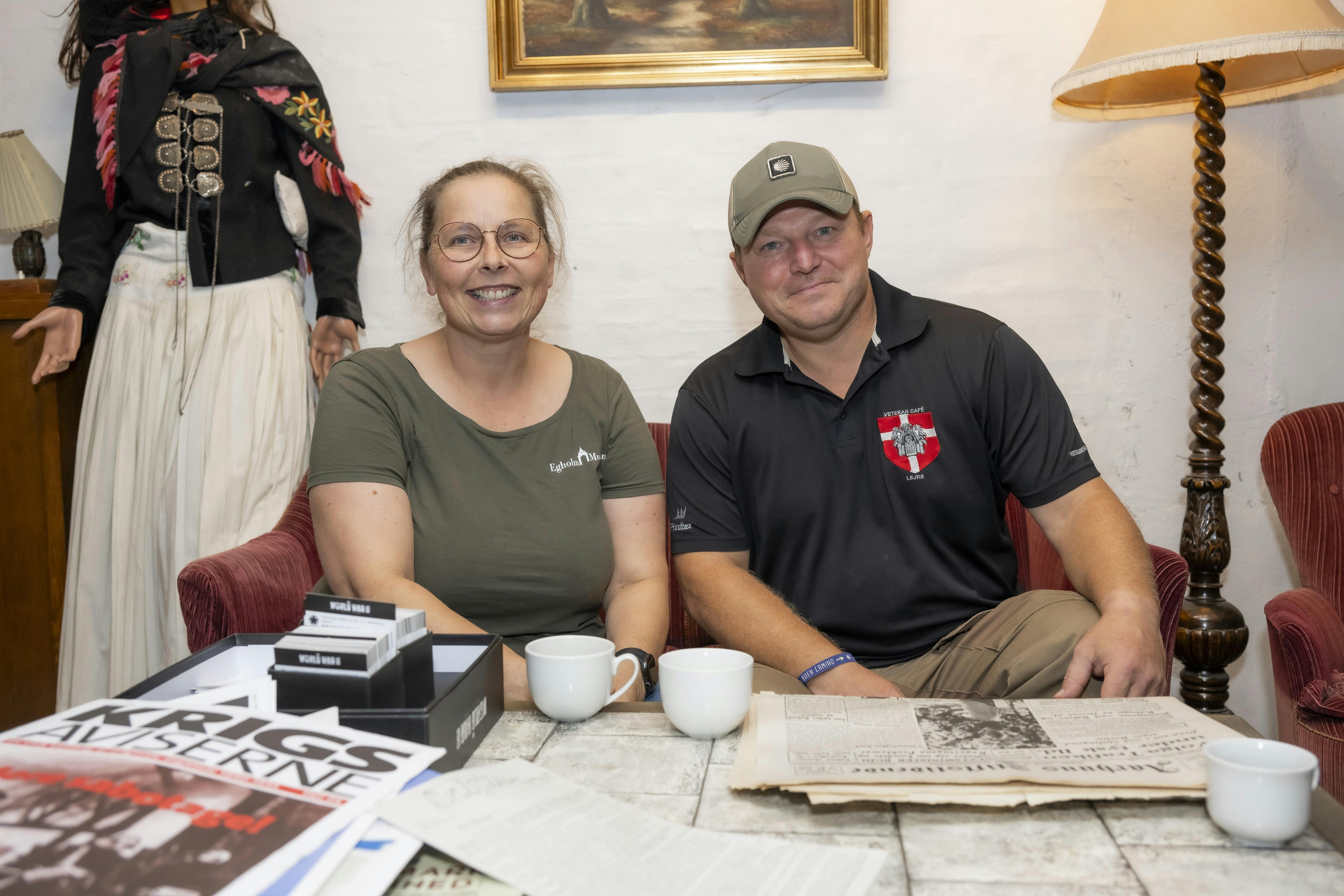 Rikke Falck og Søren Tønning Westermann drikker kaffe