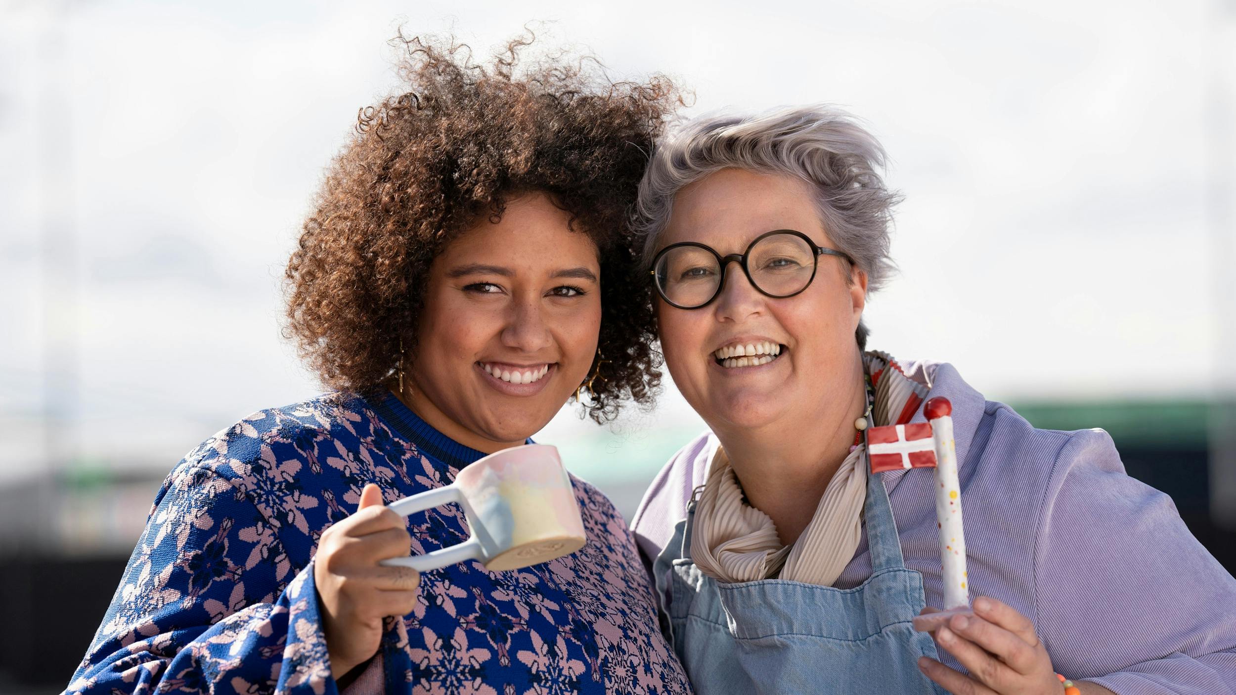 22-årige Nana Fatou og 51-årige Annemette Klit