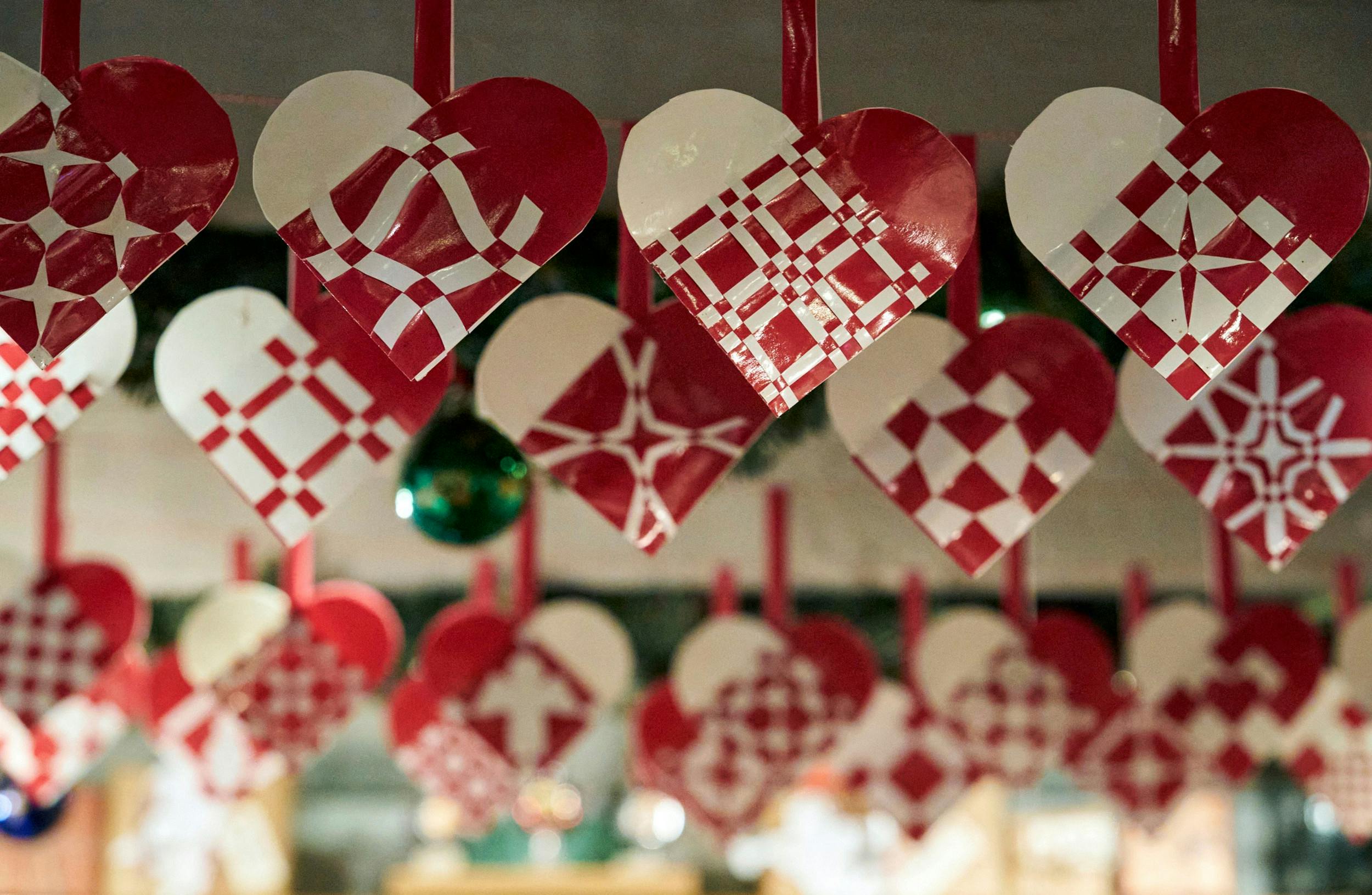 Hængende julehjerter
