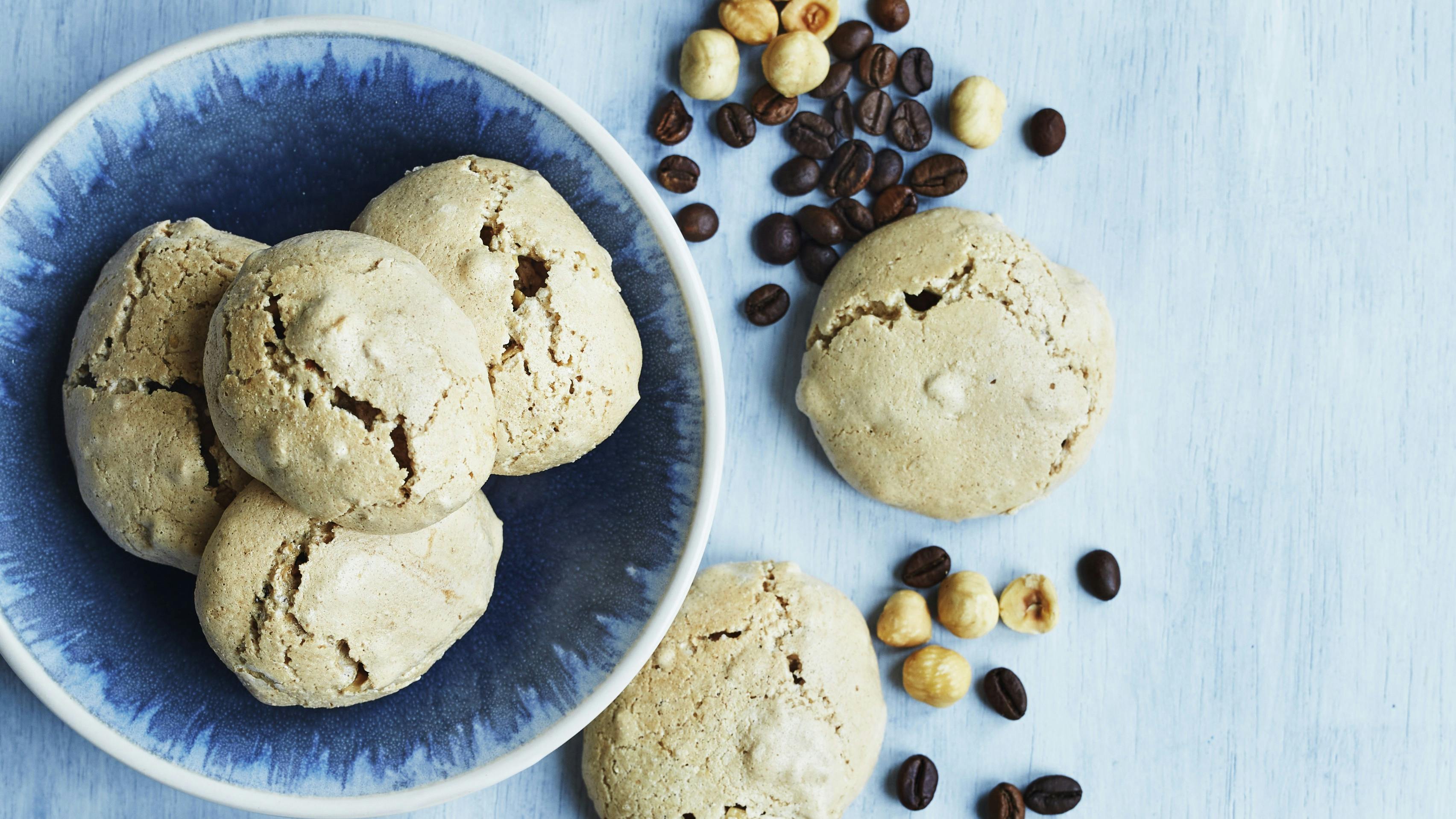 Brutti ma buoni med kaffe