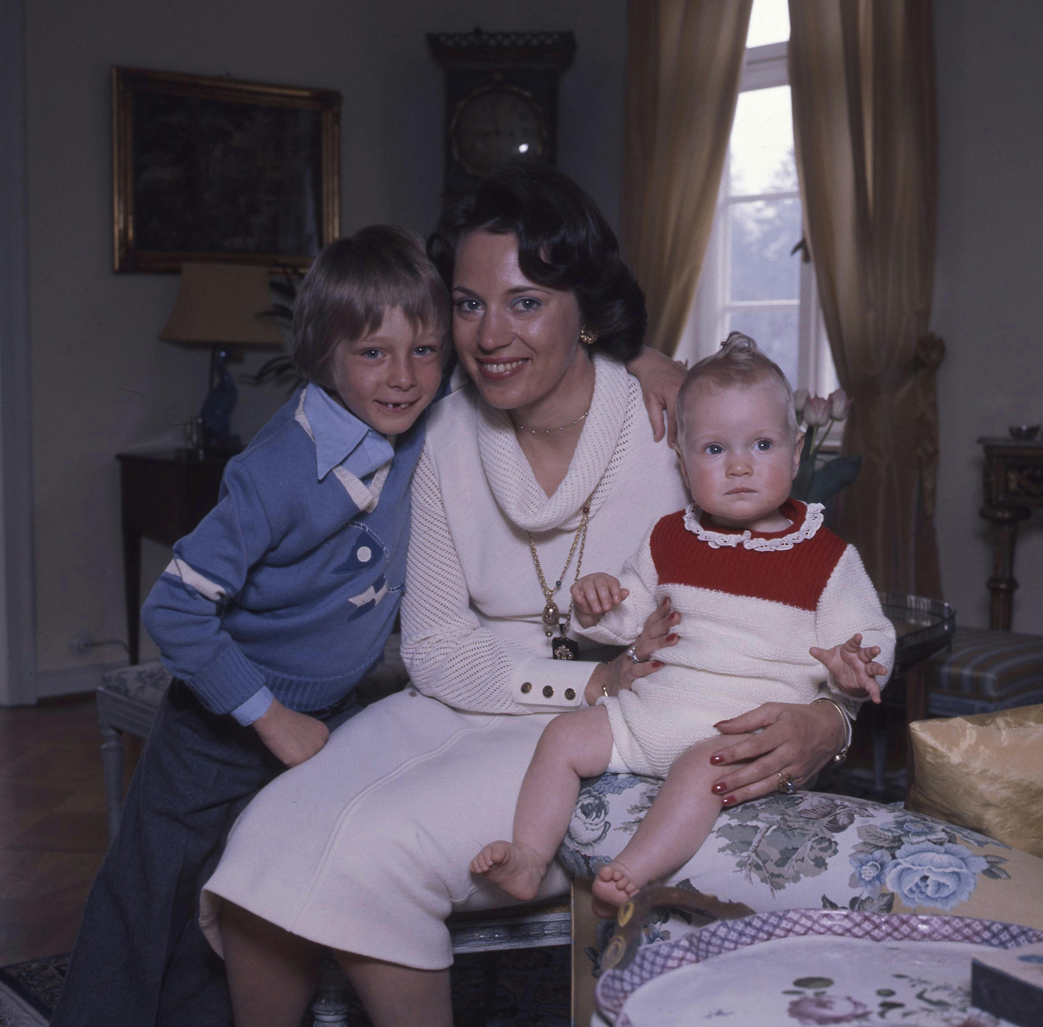  Prinsesse Benedikte med prins Gustav og prinsesse Nathalie i 1970'erne. 