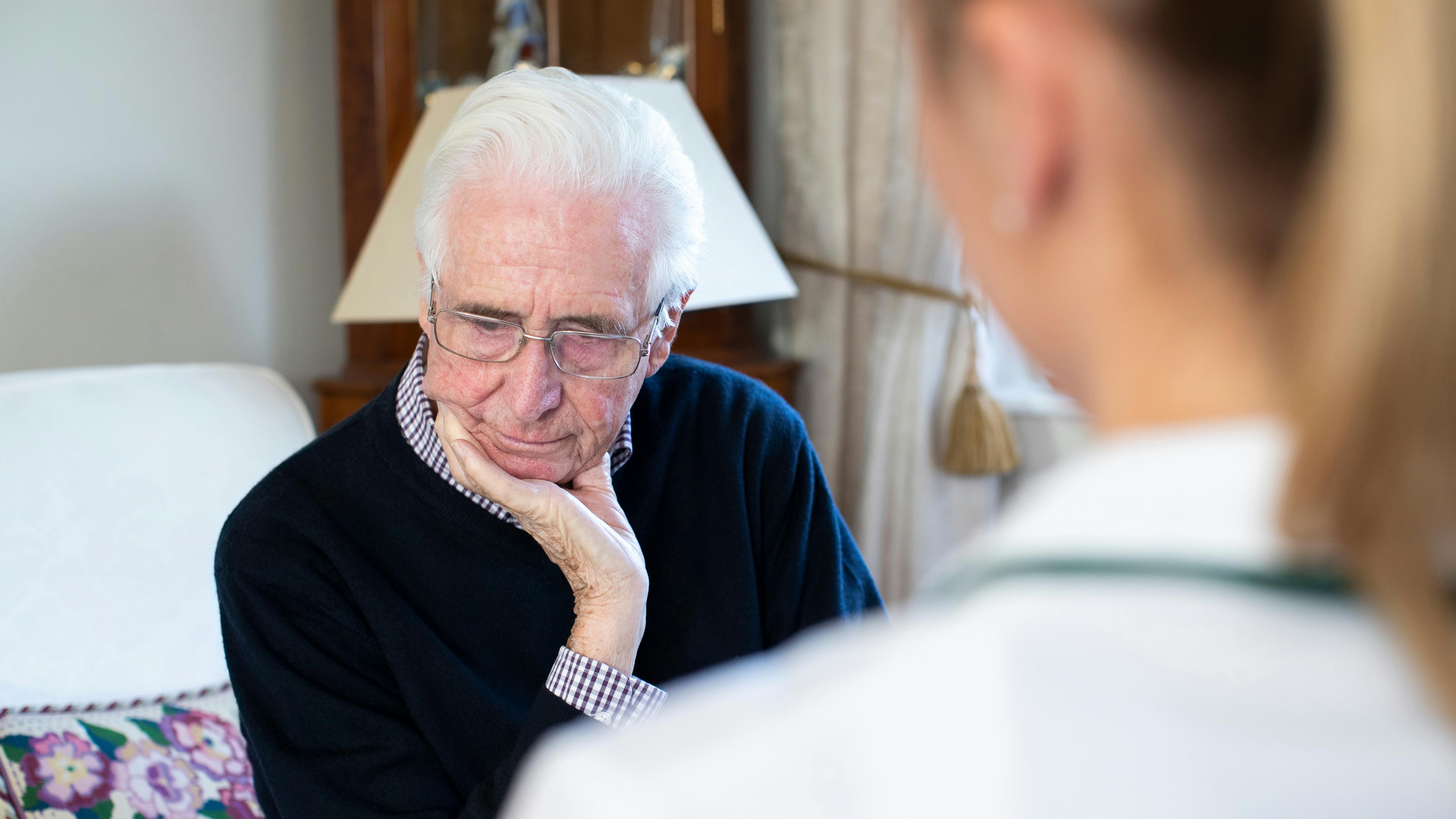 Ældre mand med demens