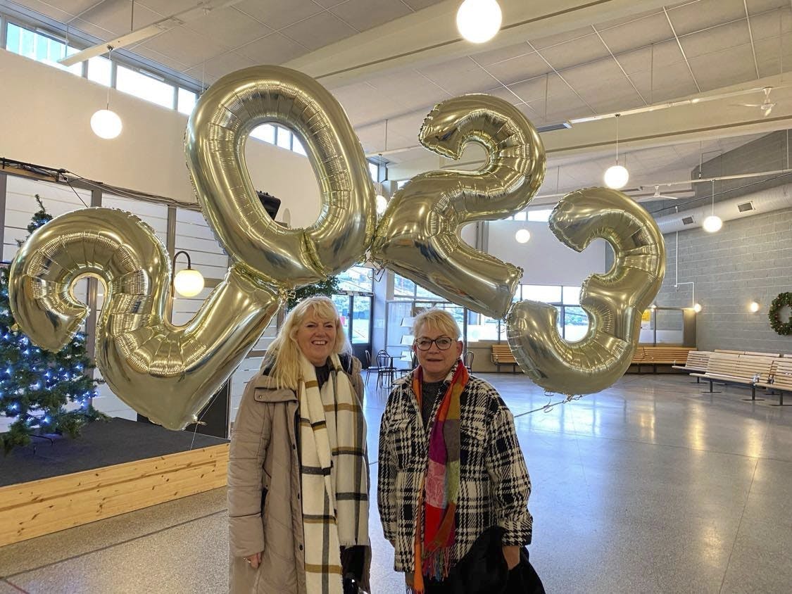 Dorthe med en veninde på Oslobåden