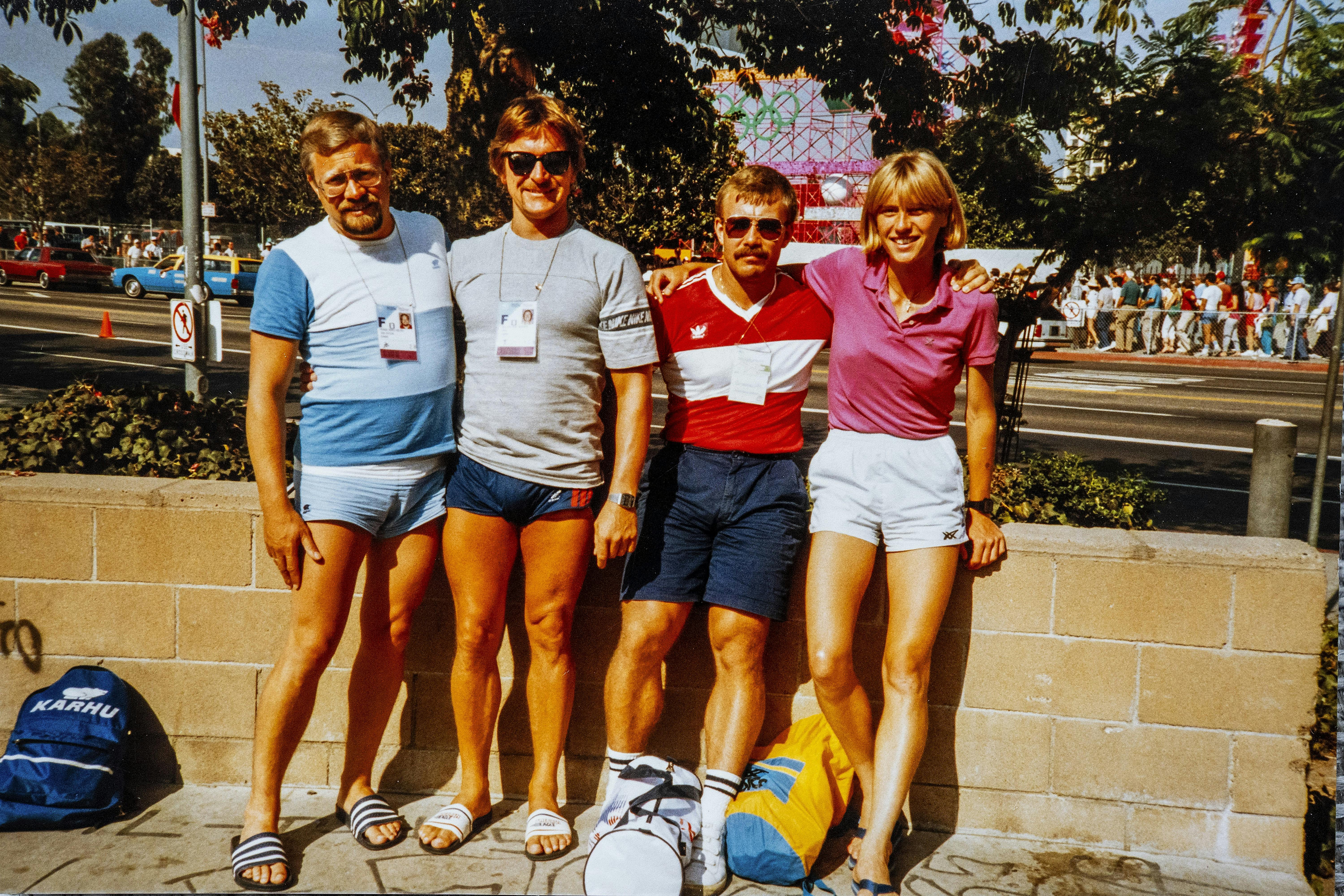 Dorthe med tre landsmænd.