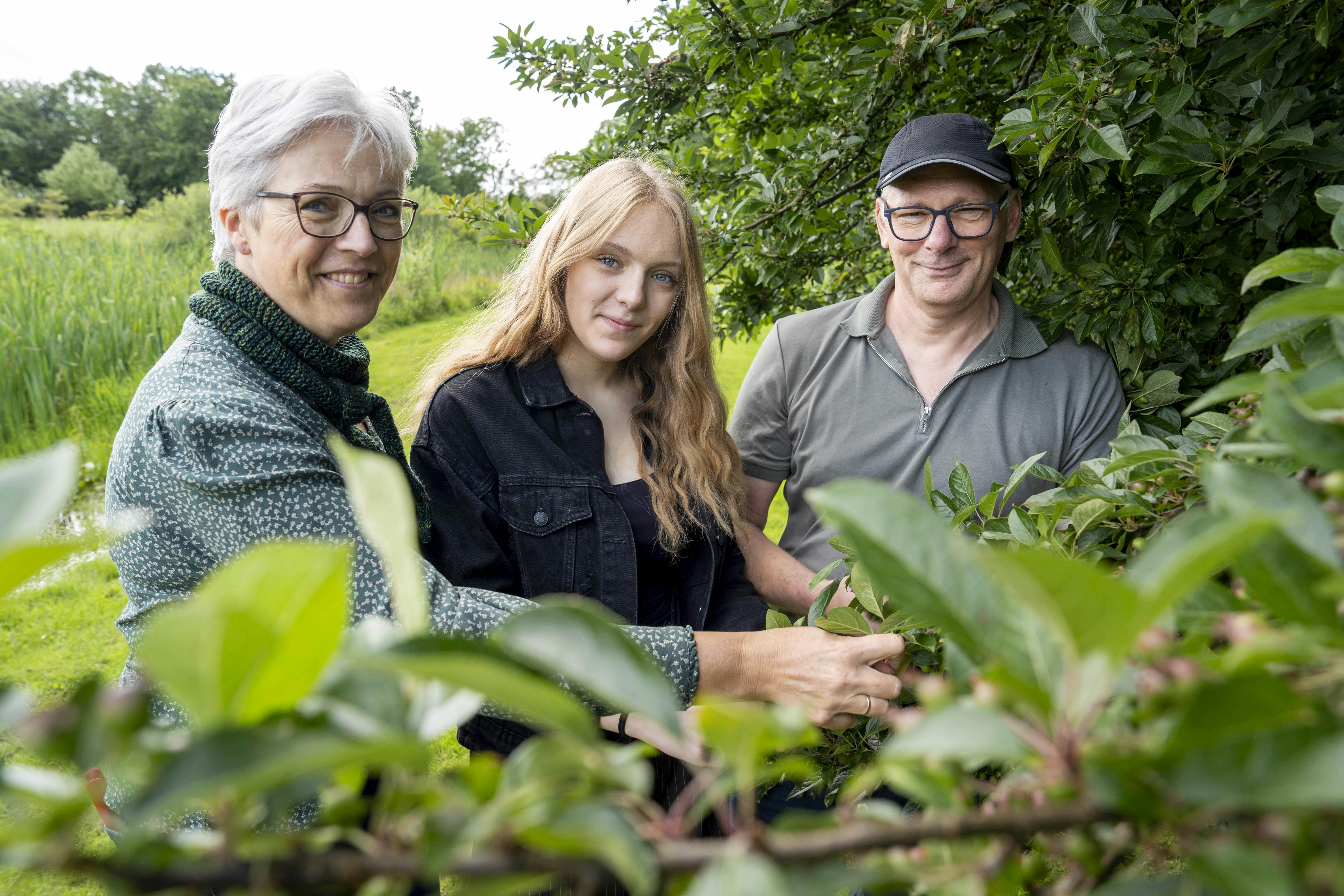 Familien Agerbo samler på smagen af den vestjyske natur, når de sammen sanker granskud, marehalm og andet godt, som de bruger i likører og eddike. 