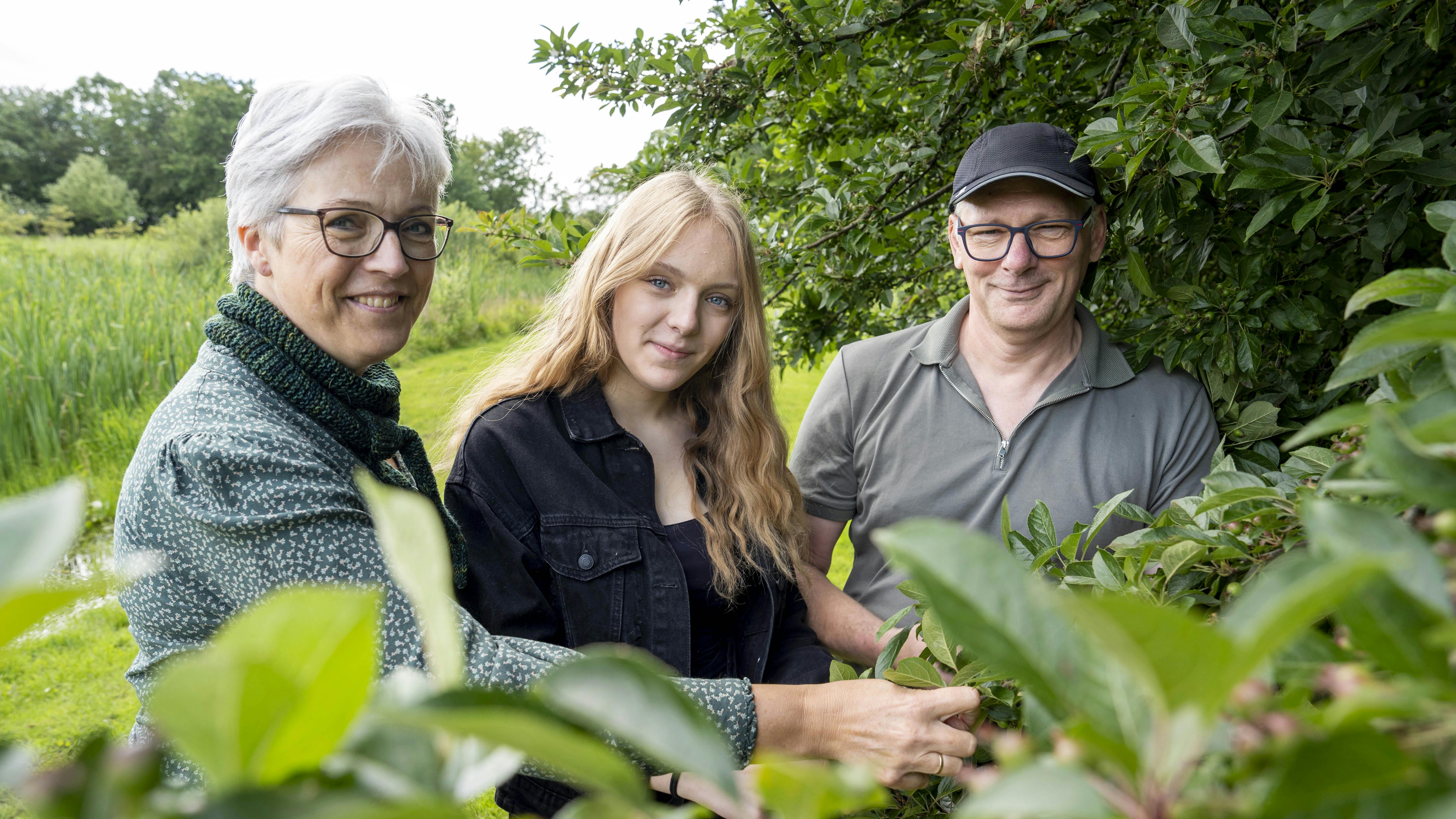 Familien Agerbo samler på smagen af den vestjyske natur, når de sammen sanker granskud, marehalm og andet godt, som de bruger i likører og eddike.