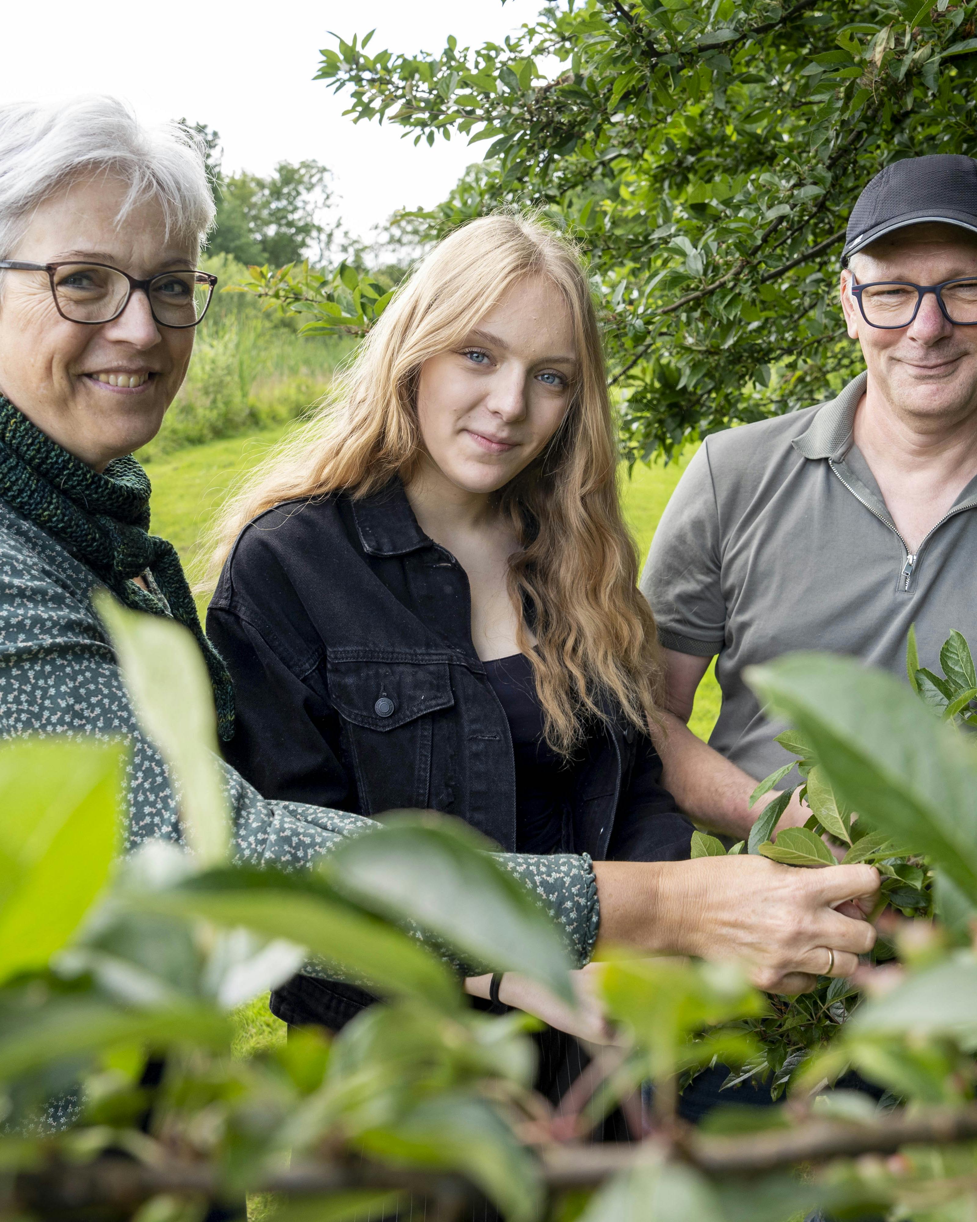 Familien Agerbo samler på smagen af den vestjyske natur, når de sammen sanker granskud, marehalm og andet godt, som de bruger i likører og eddike.