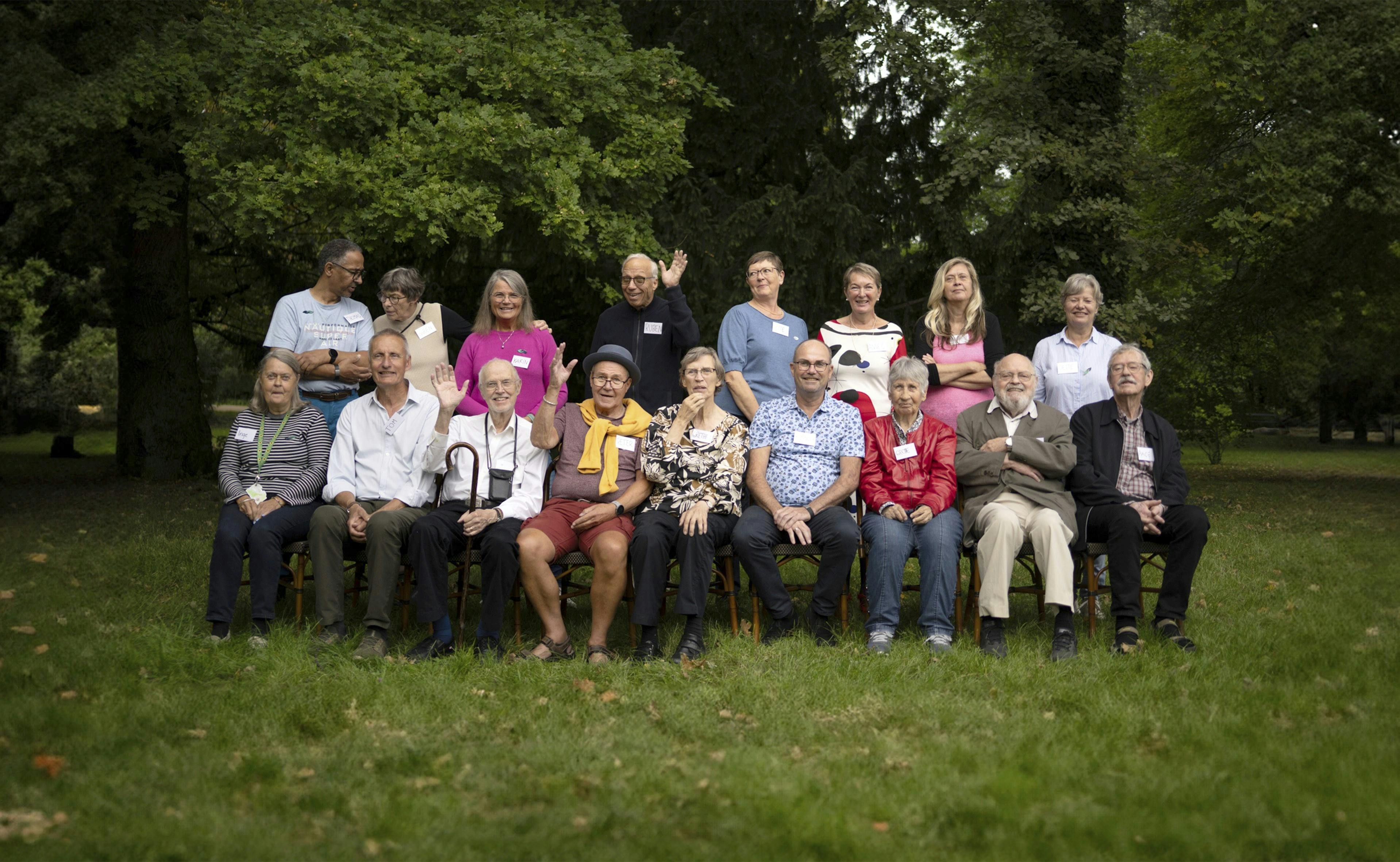 Lotte Dalholm og 16 andre deltagere i ”Demenskoret”