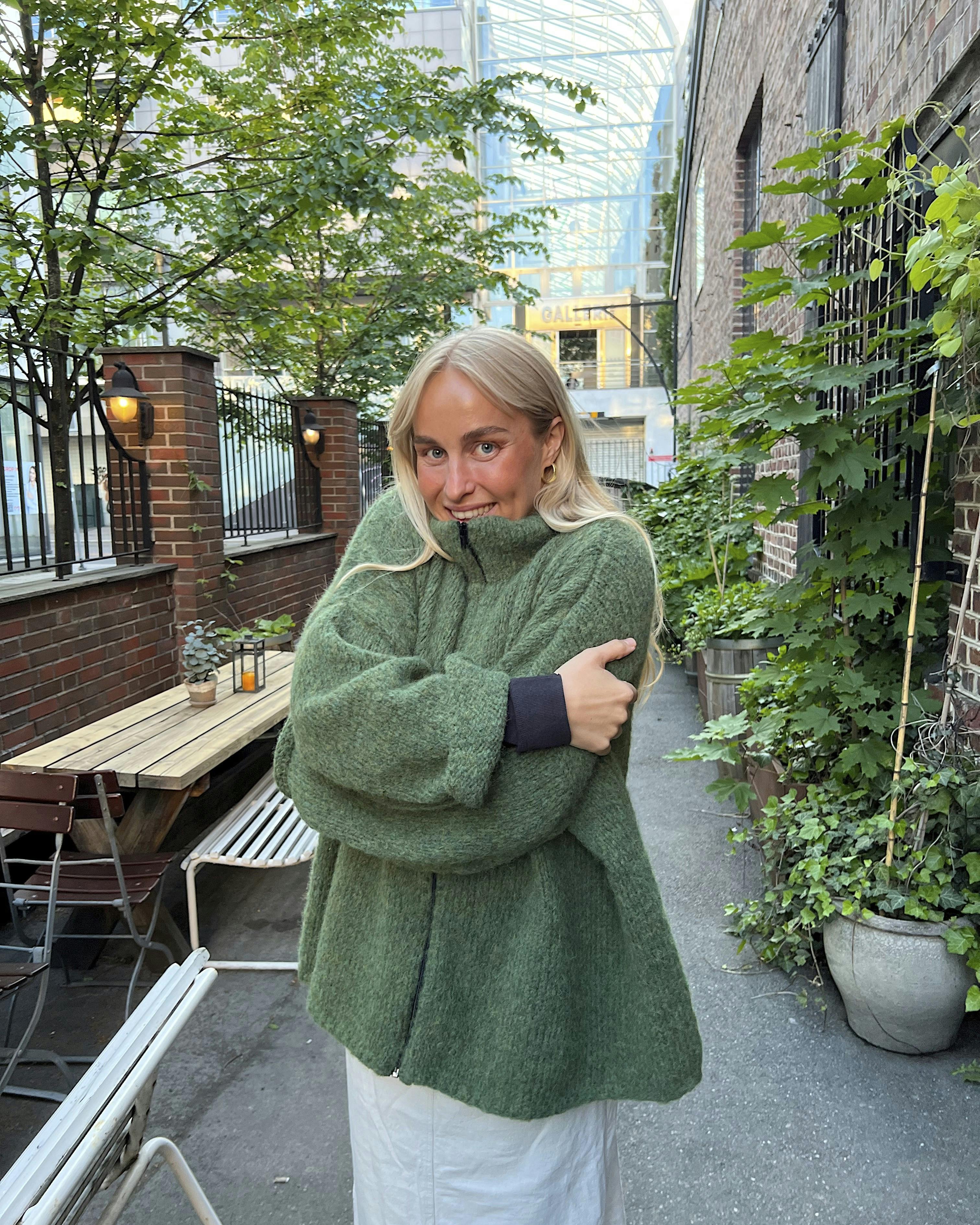 Grøn efterårs striktrøje