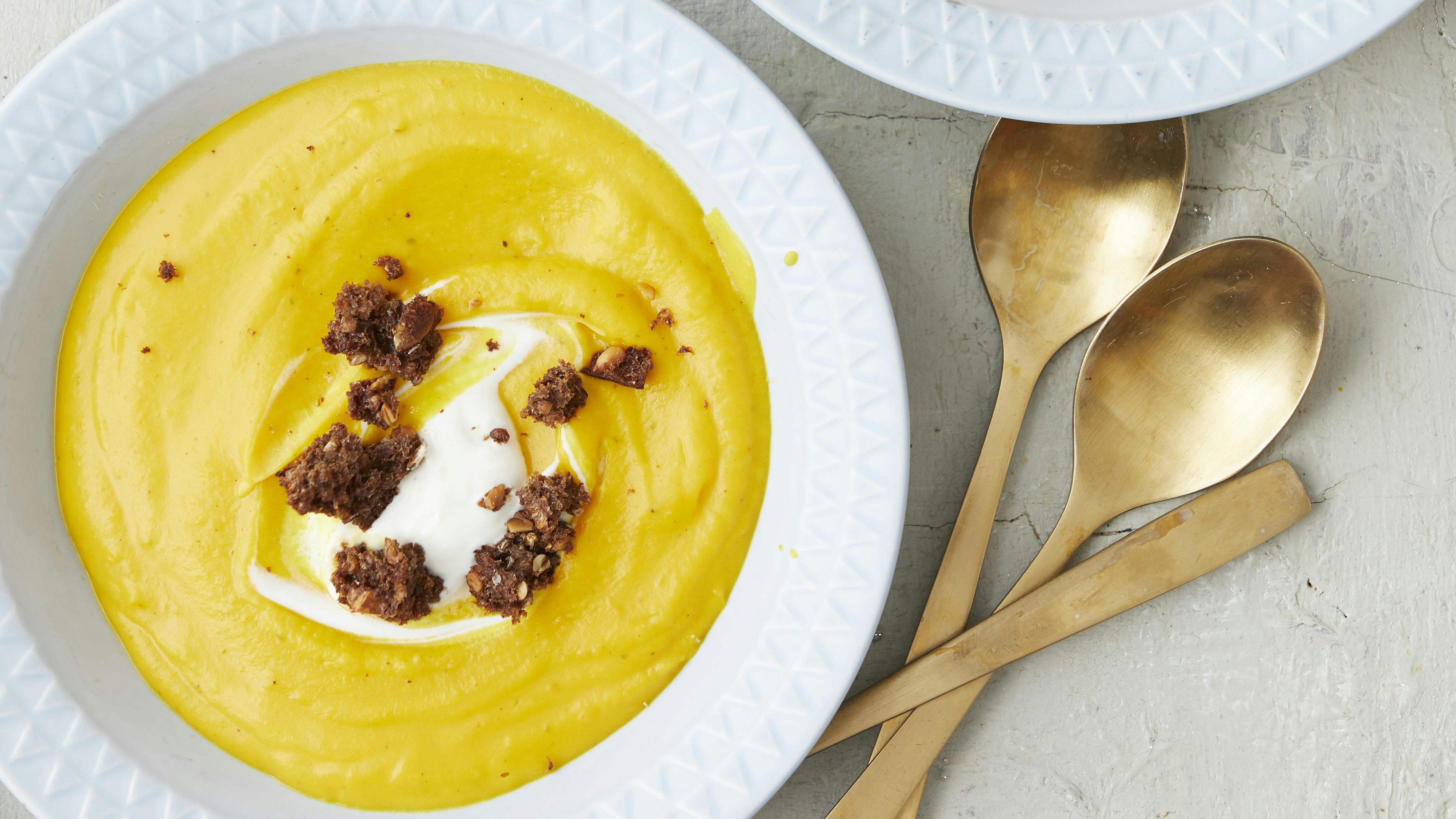 Græskarsuppe med rugbrødscroutoner