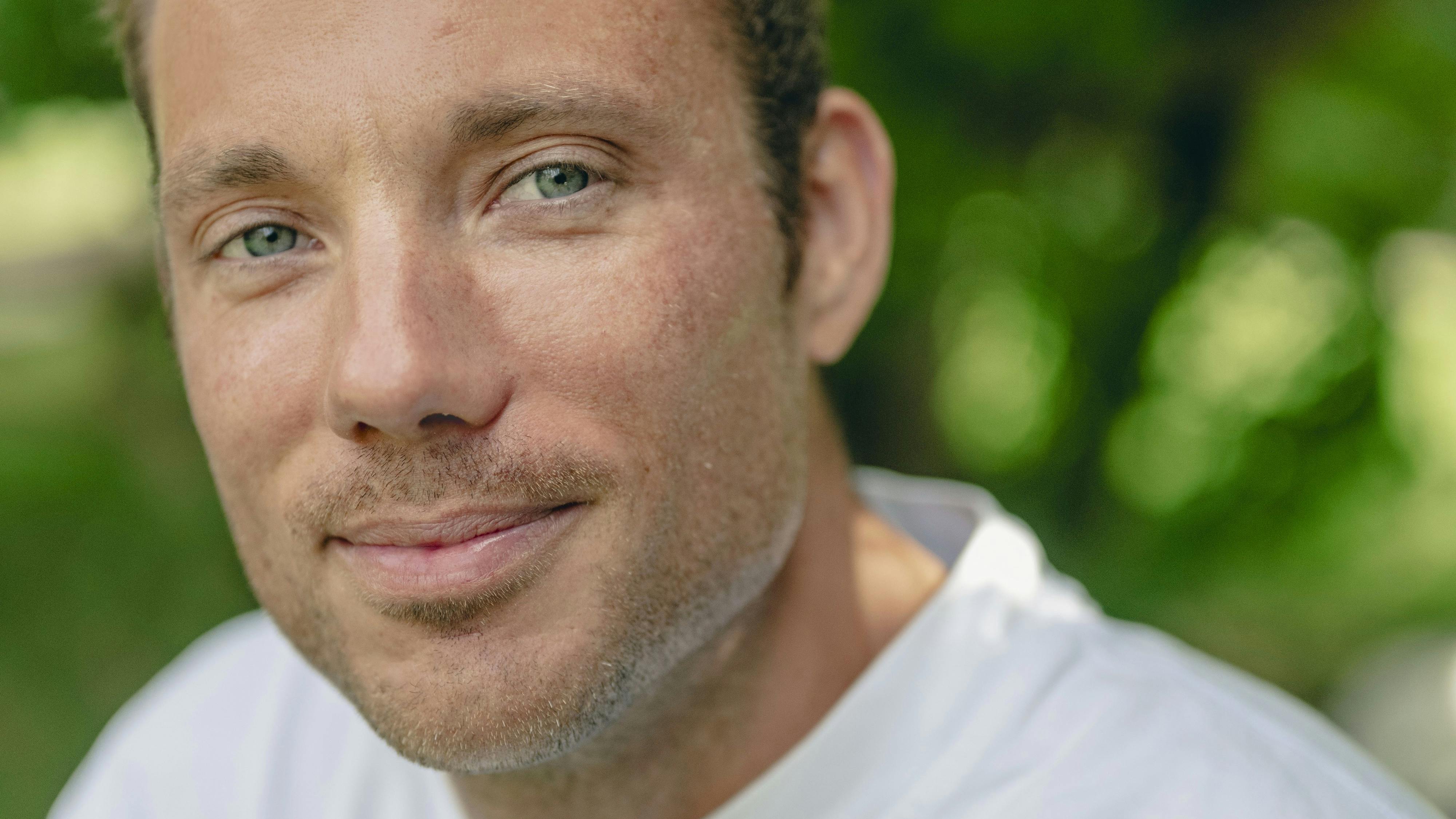 Særligt skilt skal skaffe Peter en kæreste