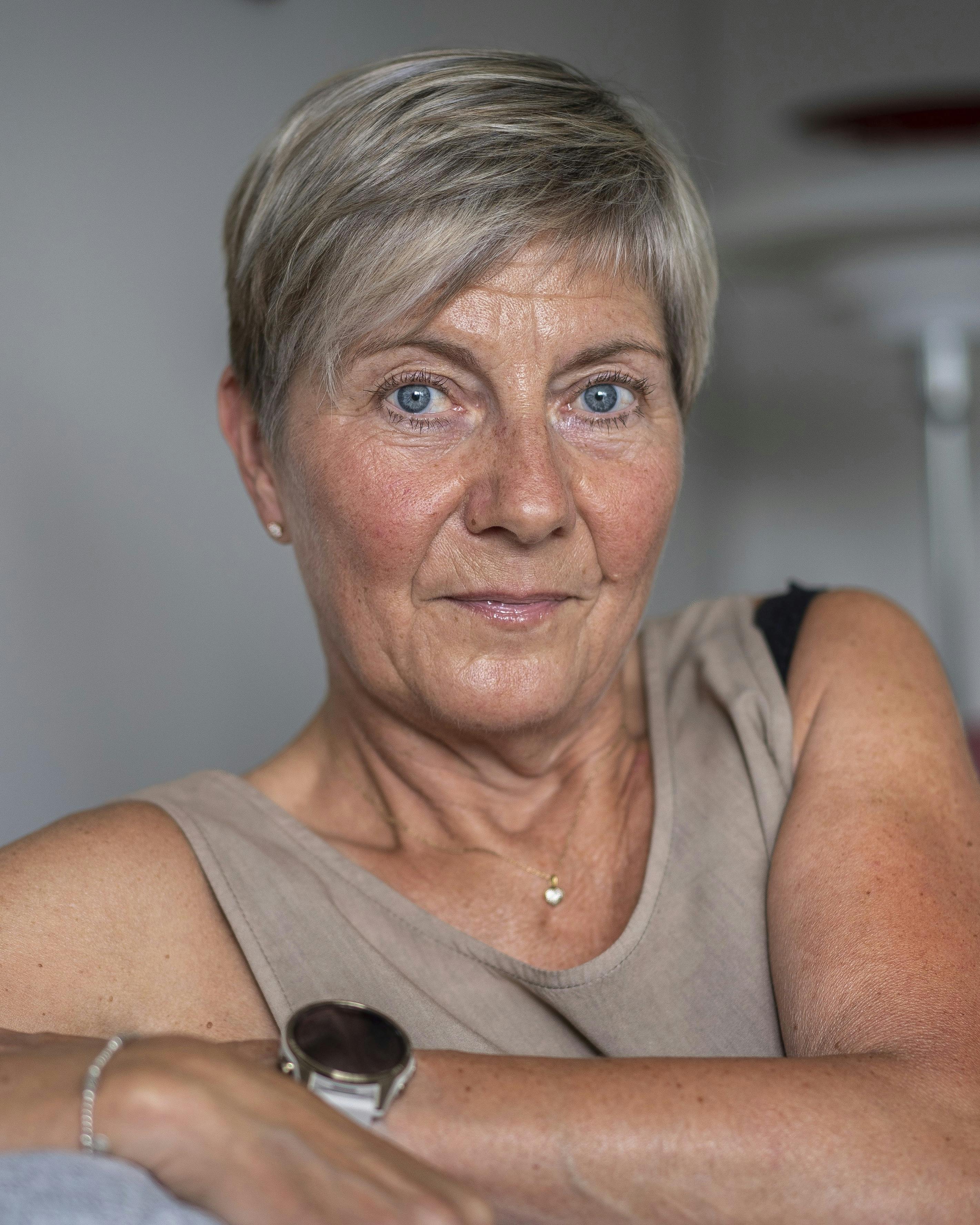 Bente Jonassen og hendes søster Pia voksede op i et hjem med alkoholmisbrug.