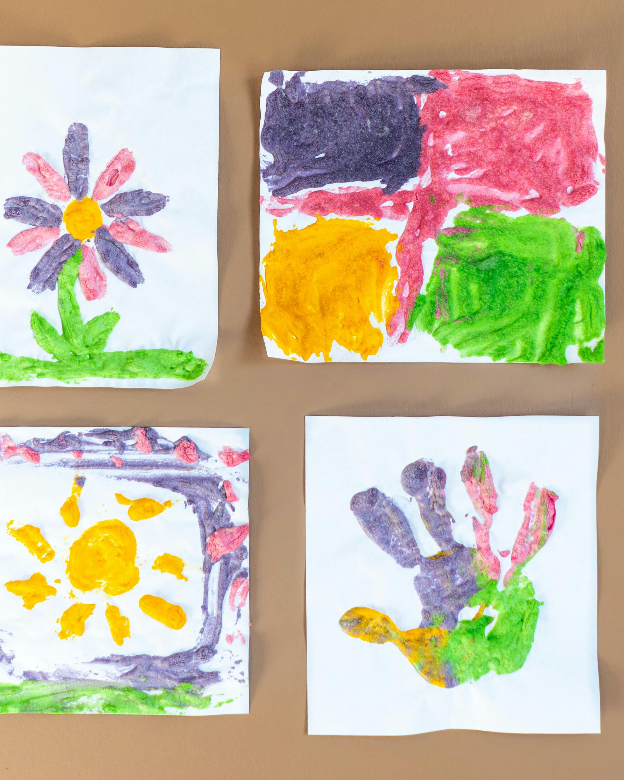 Fire tegninger med pufmaling fra bogen Legestunder