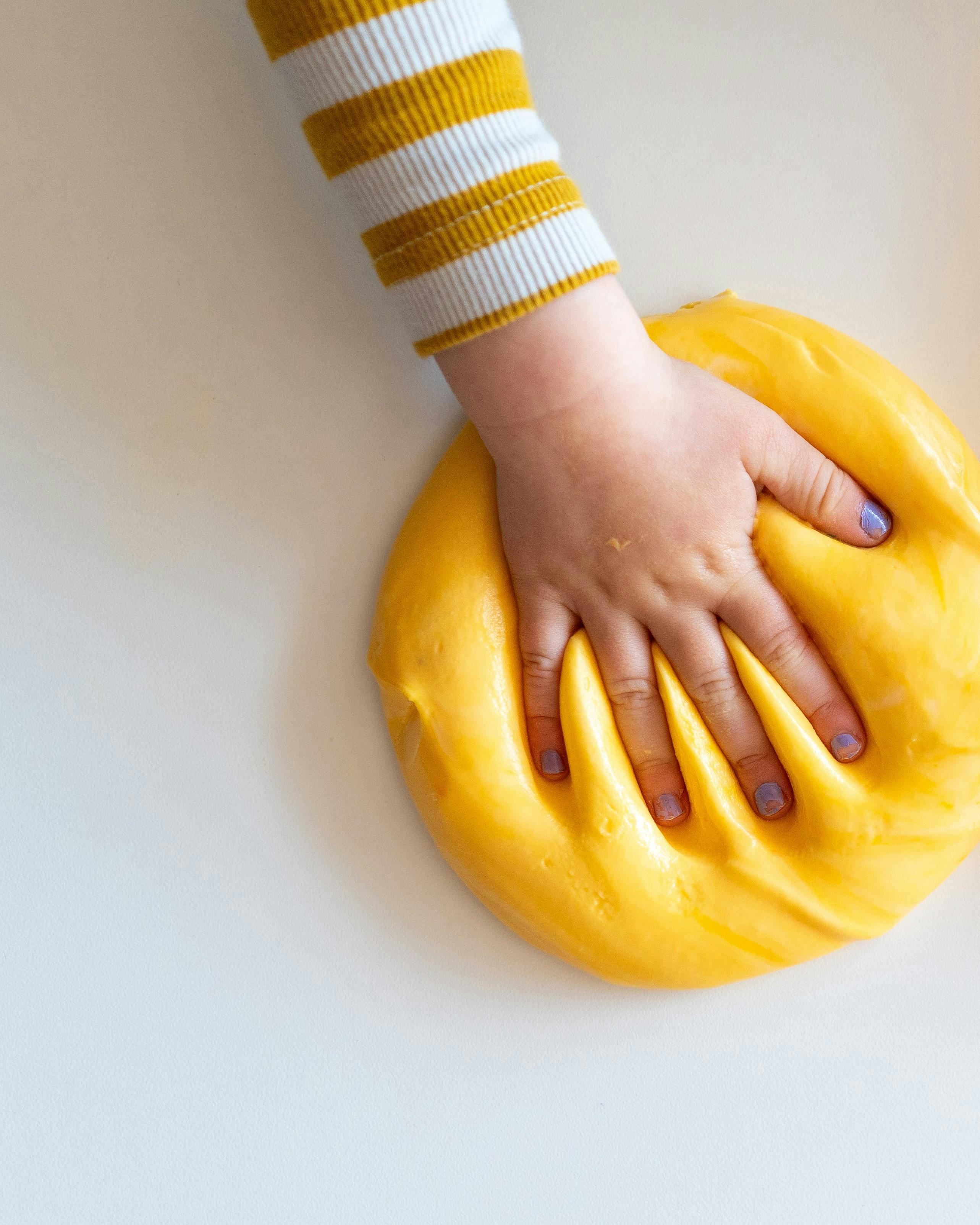 Yoghurtslim - en leg til små børn