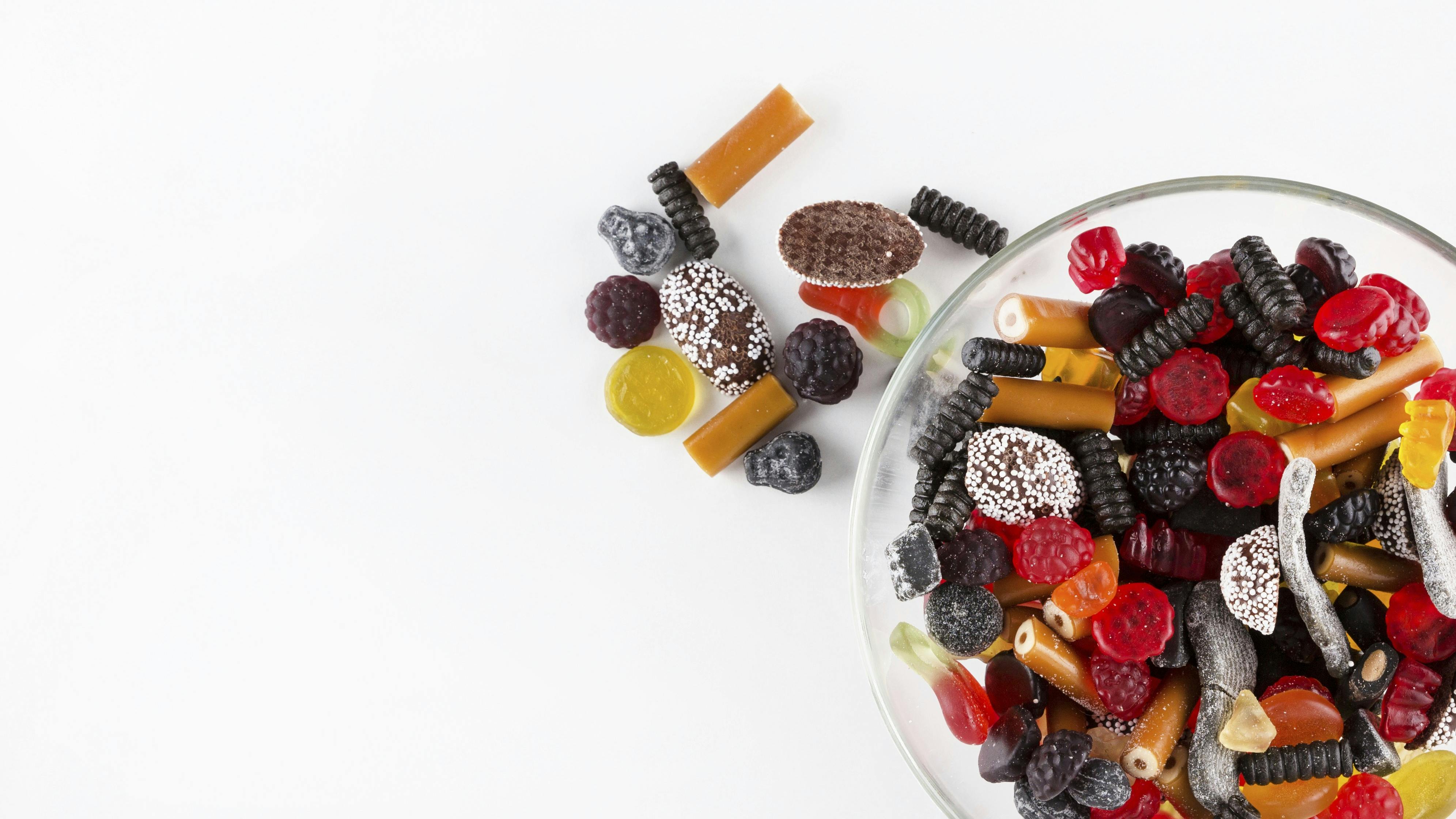 Bland selv slik i skål