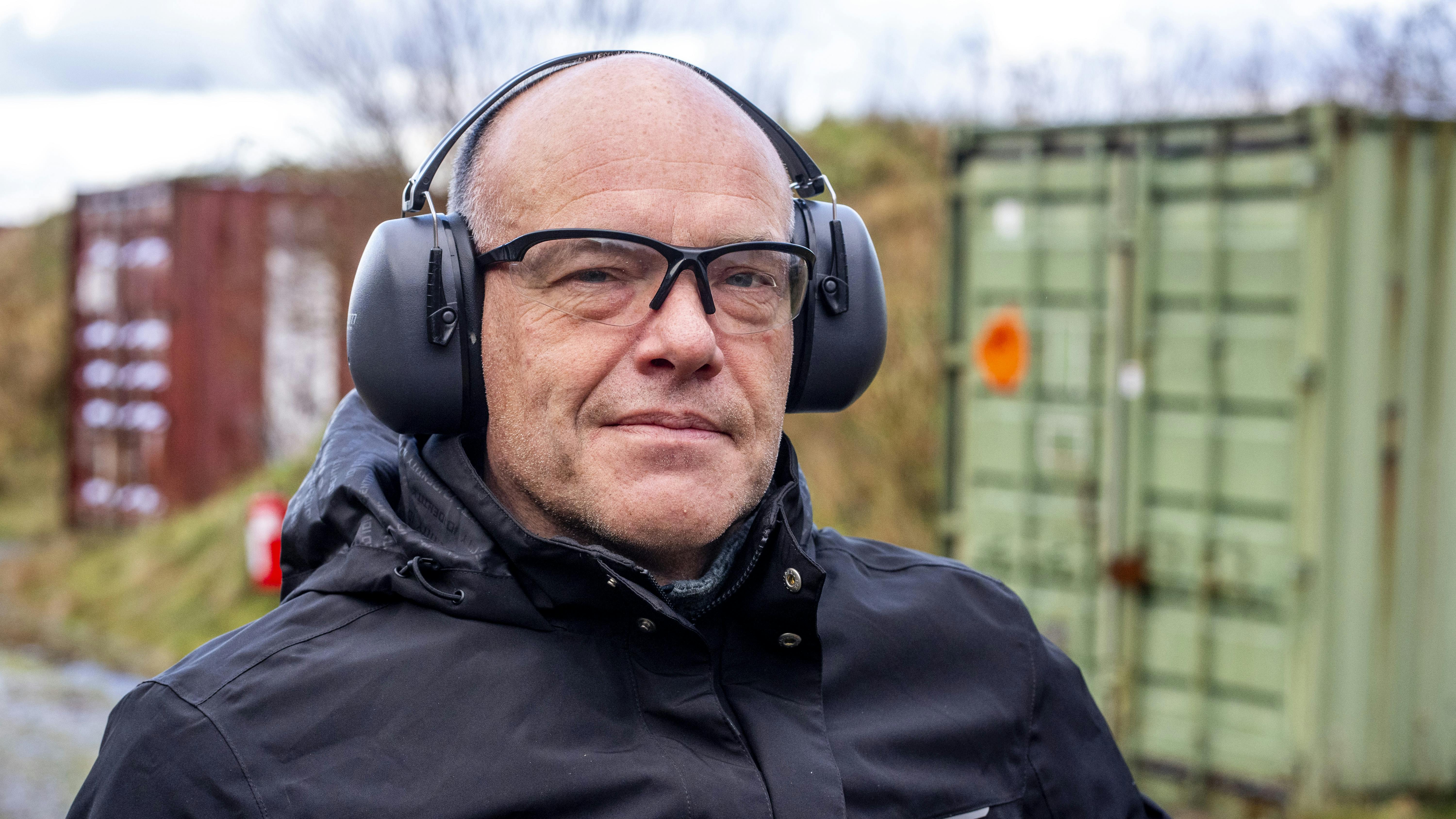 Gunnar Knudsen tager ikke nogen chancer med sin sikkerhed, når han planlægger festfyrværkeri for Tivoli, Legoland og Kongehuset. 