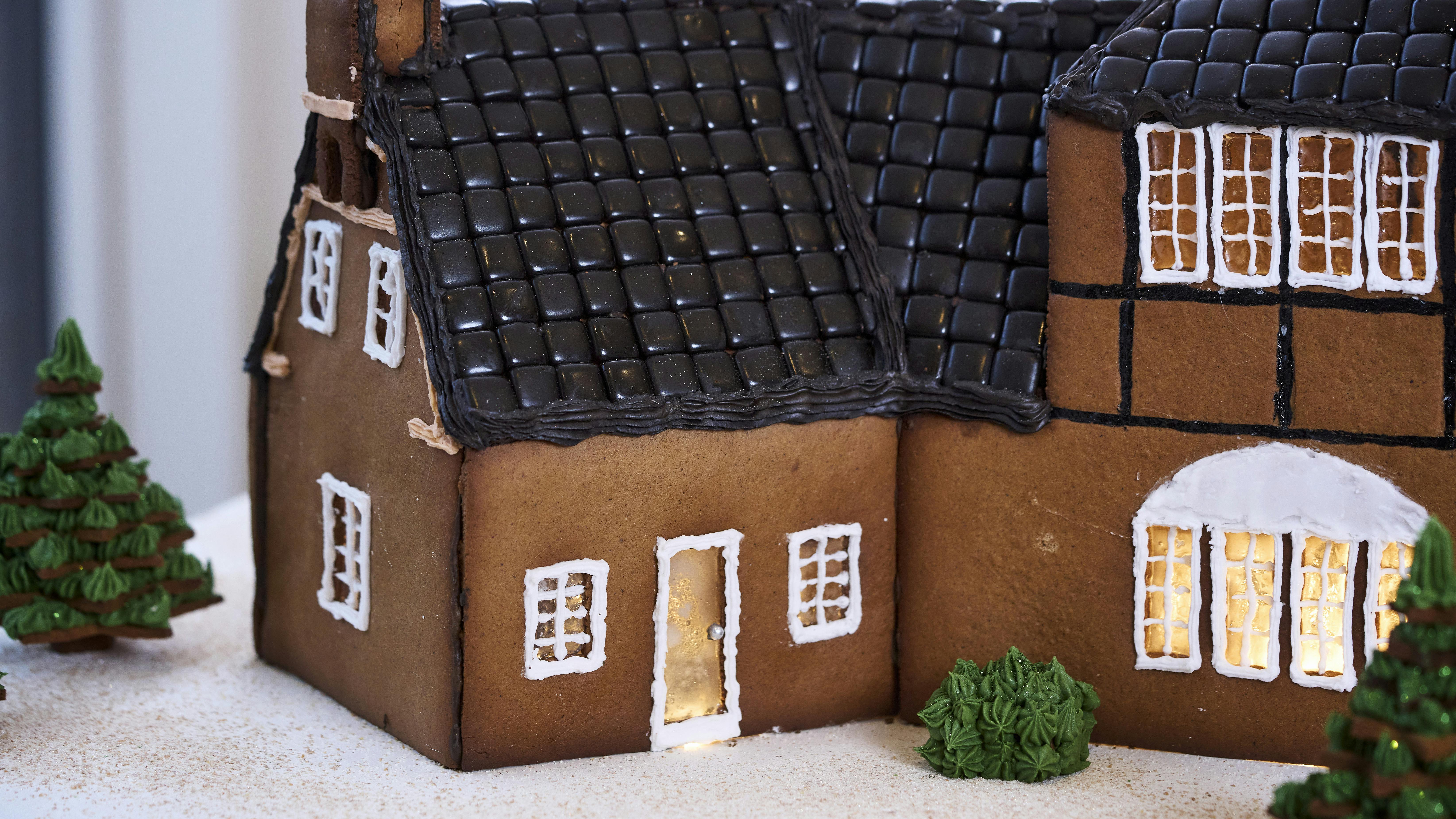 Hver jul bager Iben Guldager Nielsen et peberkagehus lidt større og vildere end den forrige.