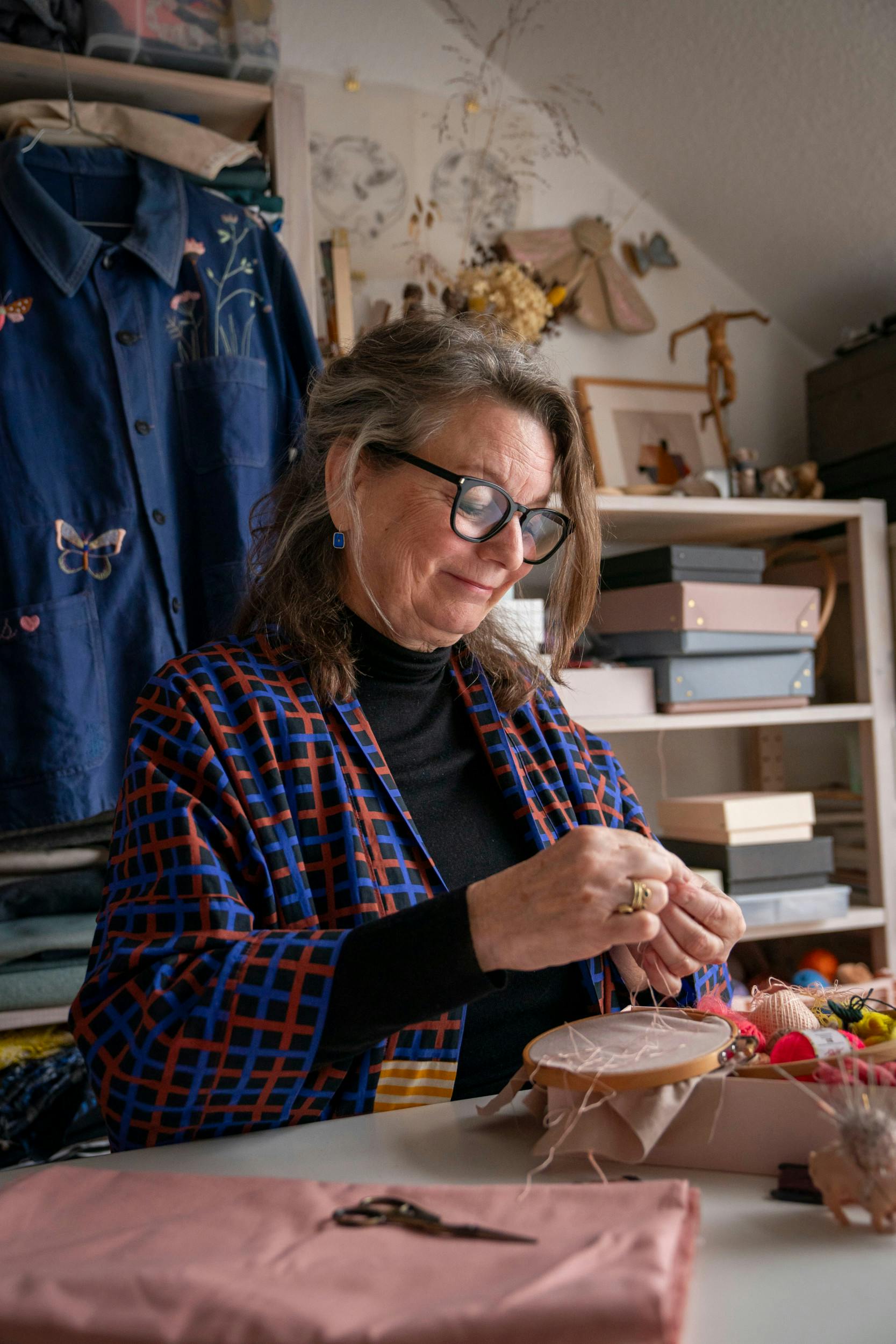 Broderi er meget begyndervenligt sammenlignet med f.eks. strik, mener Karen Marie.