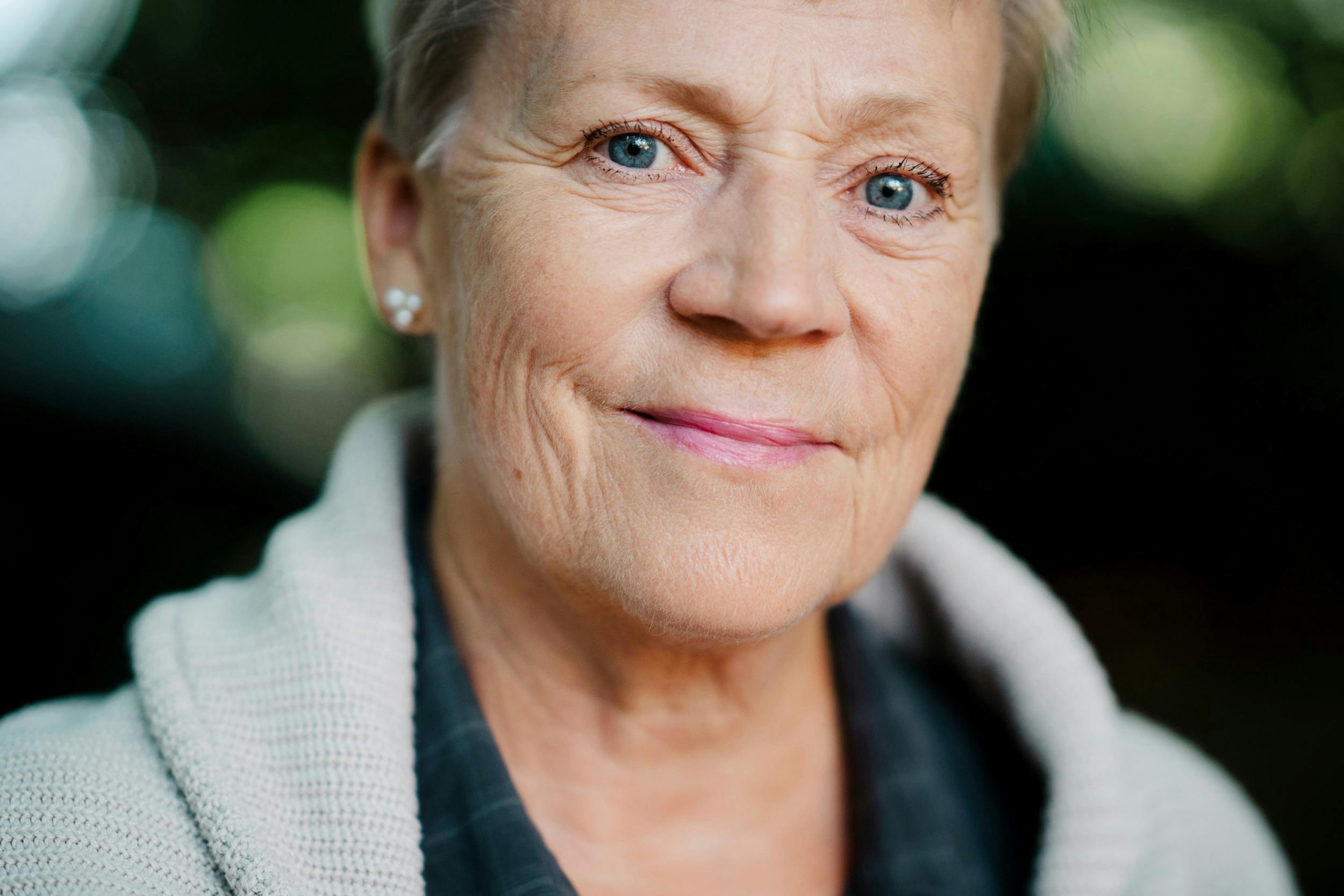 Dorthe har skrevet bogen ”Demenssprog – lær at forstå mennesker med demens” sammen med demenspsykologen Anneke Dapper-Skaaning.
