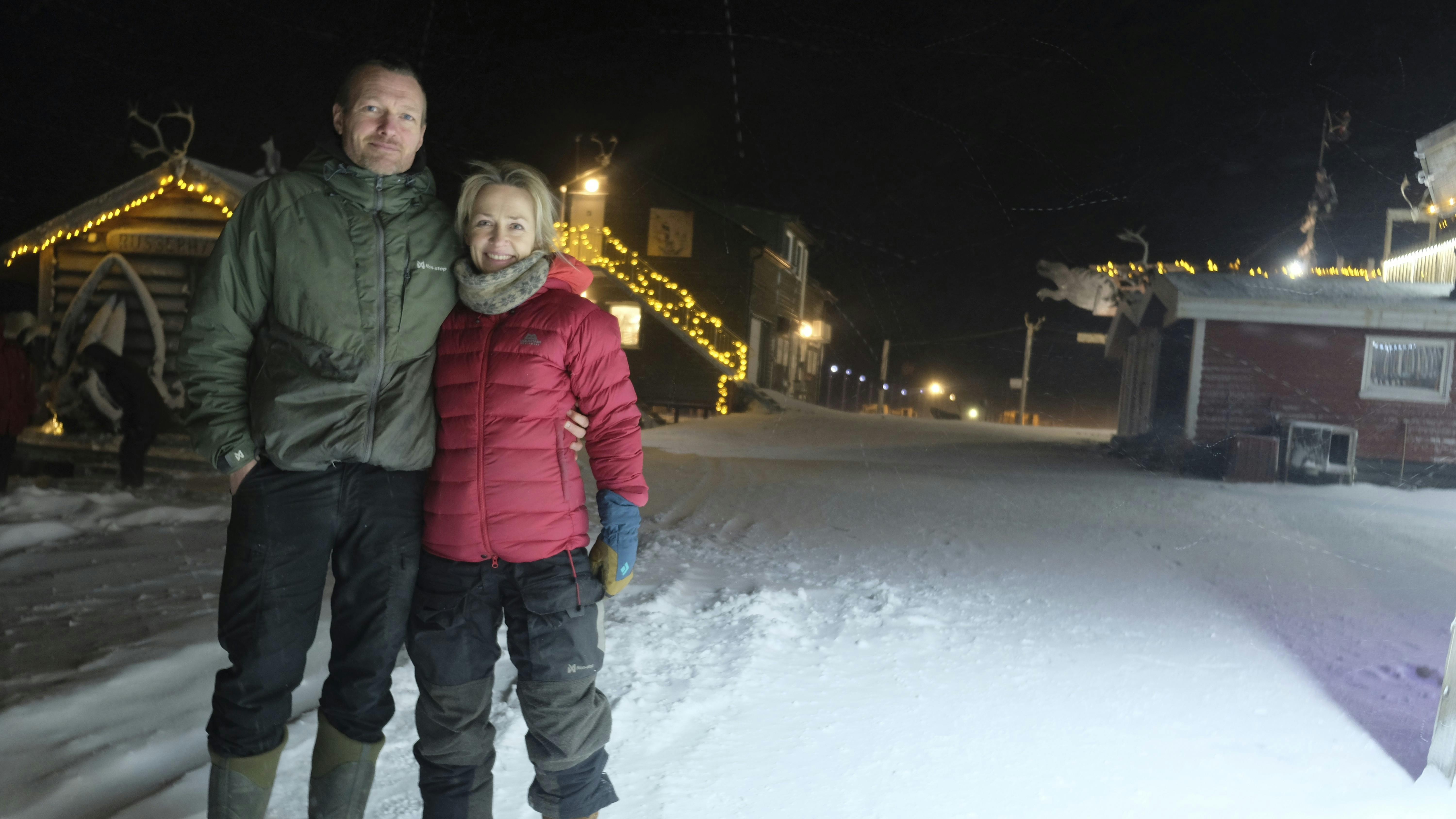 Martin og Karina Bernlow lever i totalt mørke de tre måneder om året, hvor solen ikke viser sig på Svalbard.