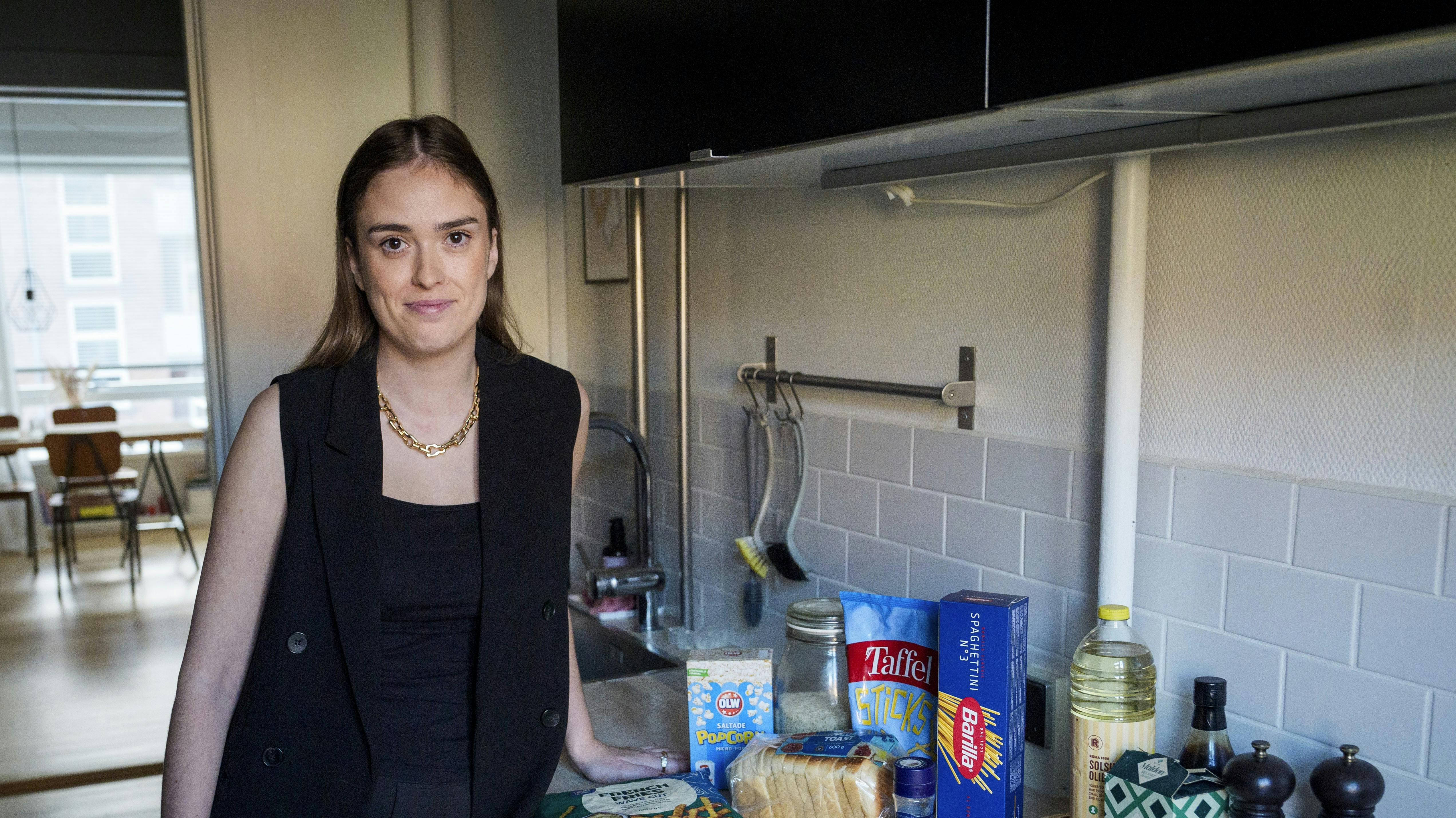 Emilie drømmer om at få et normalt forhold til mad. Hun lider af ARFID, og hendes restriktive spisning gør det svært for hende at møde nye mennesker.