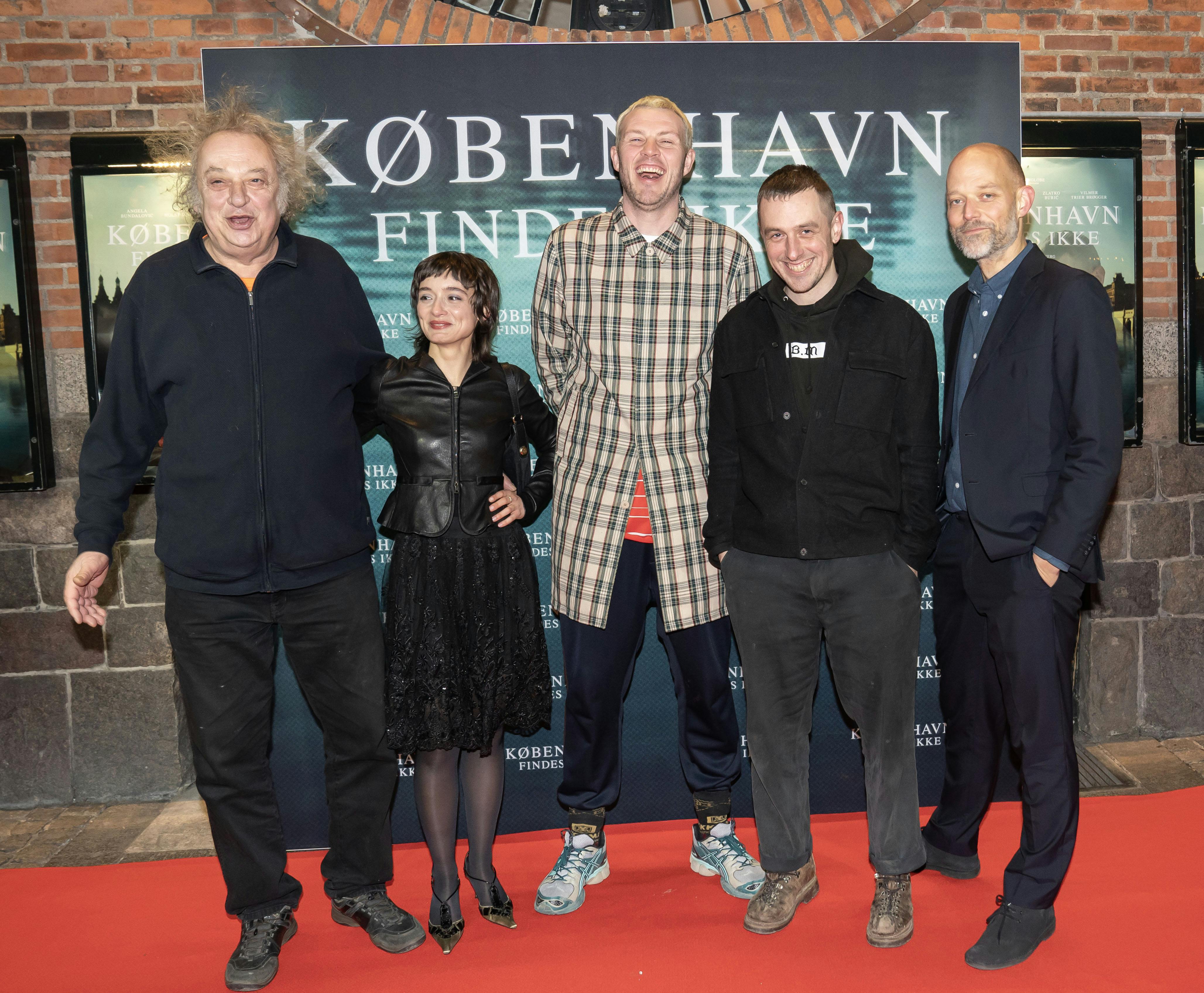 Foto af hovedkræfterne fra filmdramaet "København findes ikke" - blandt andre Angela Bundalovic og Zlatko Buric.