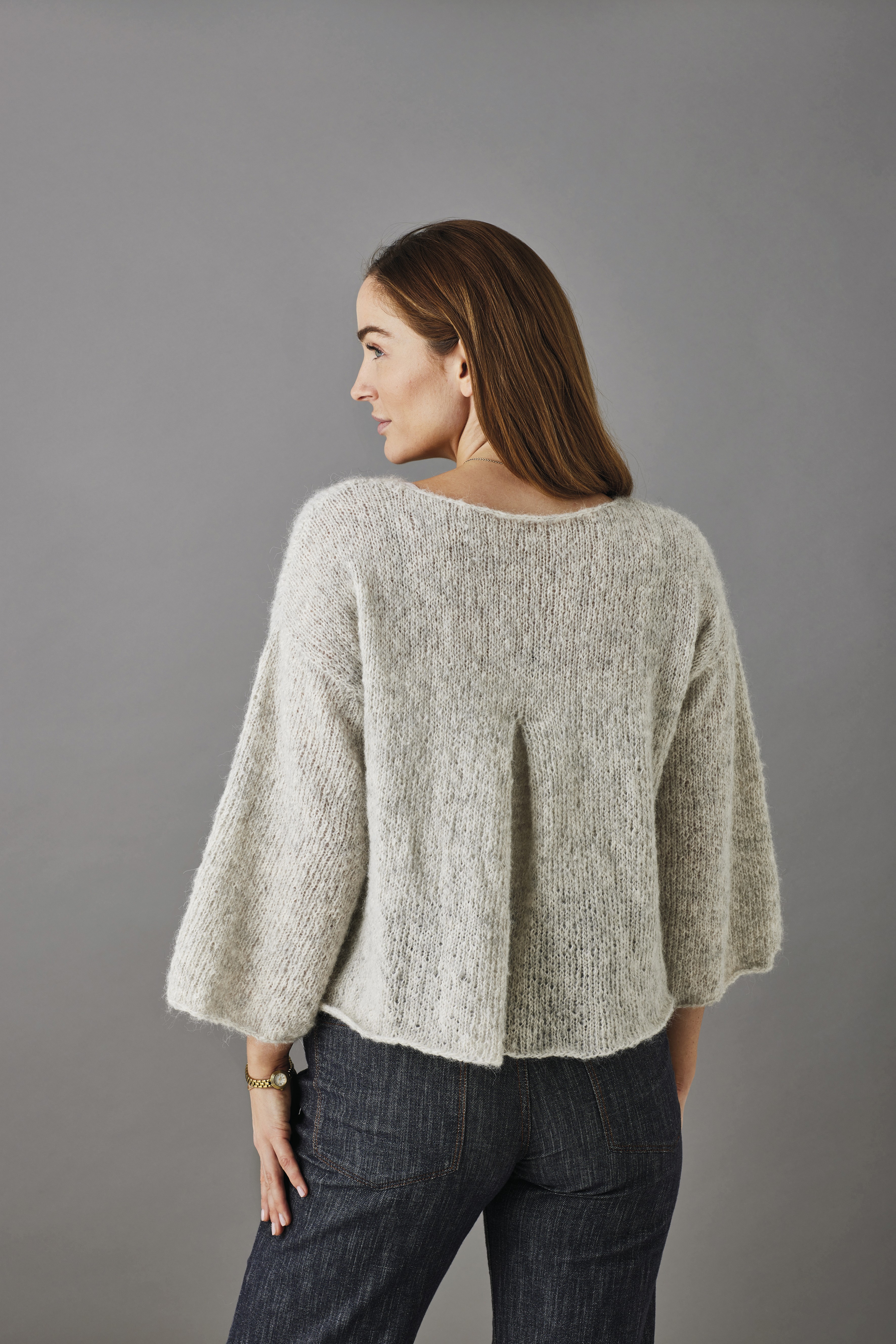 Sweater med wienerlæg bagfra