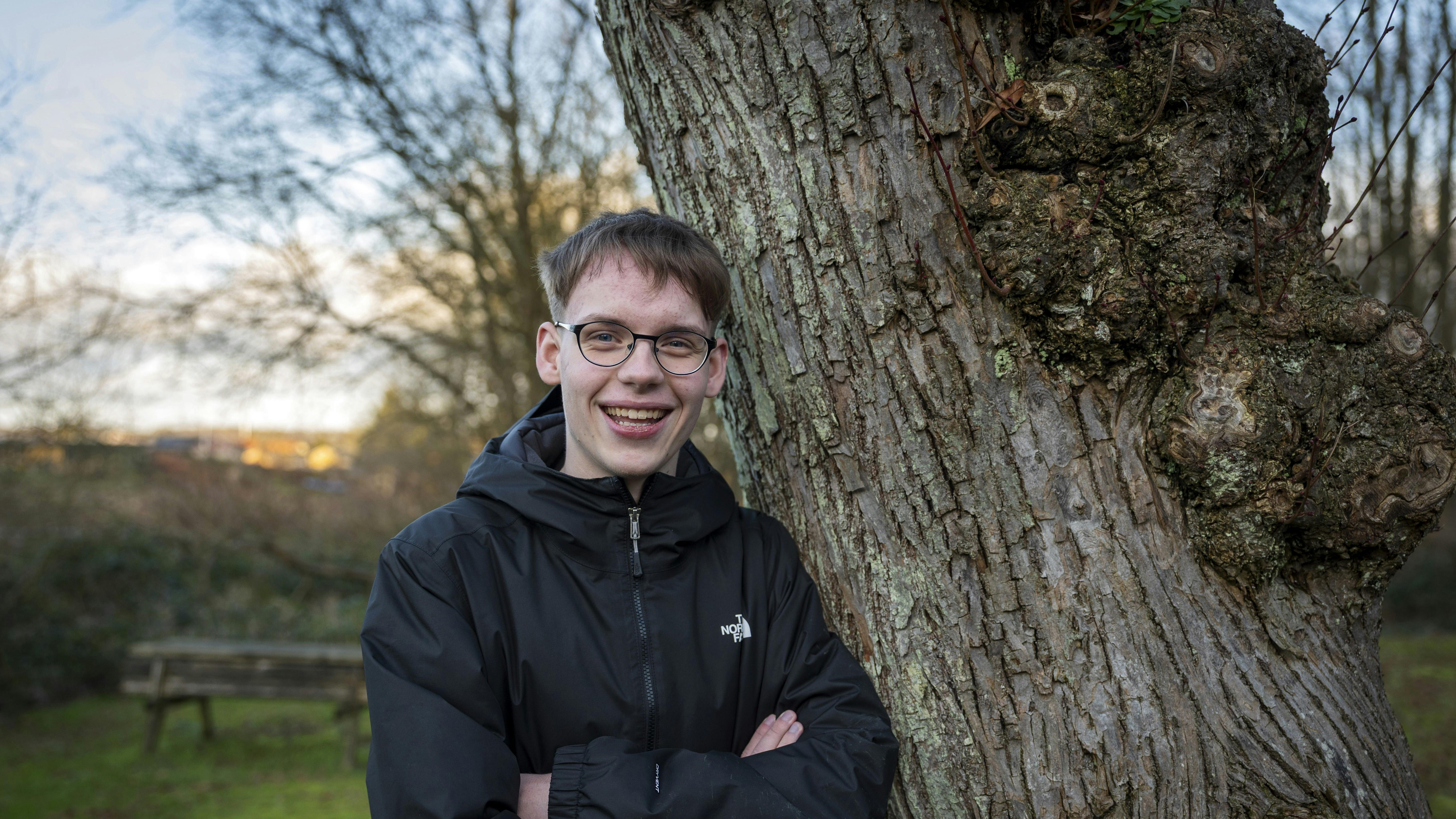 16 år og revyforfatter