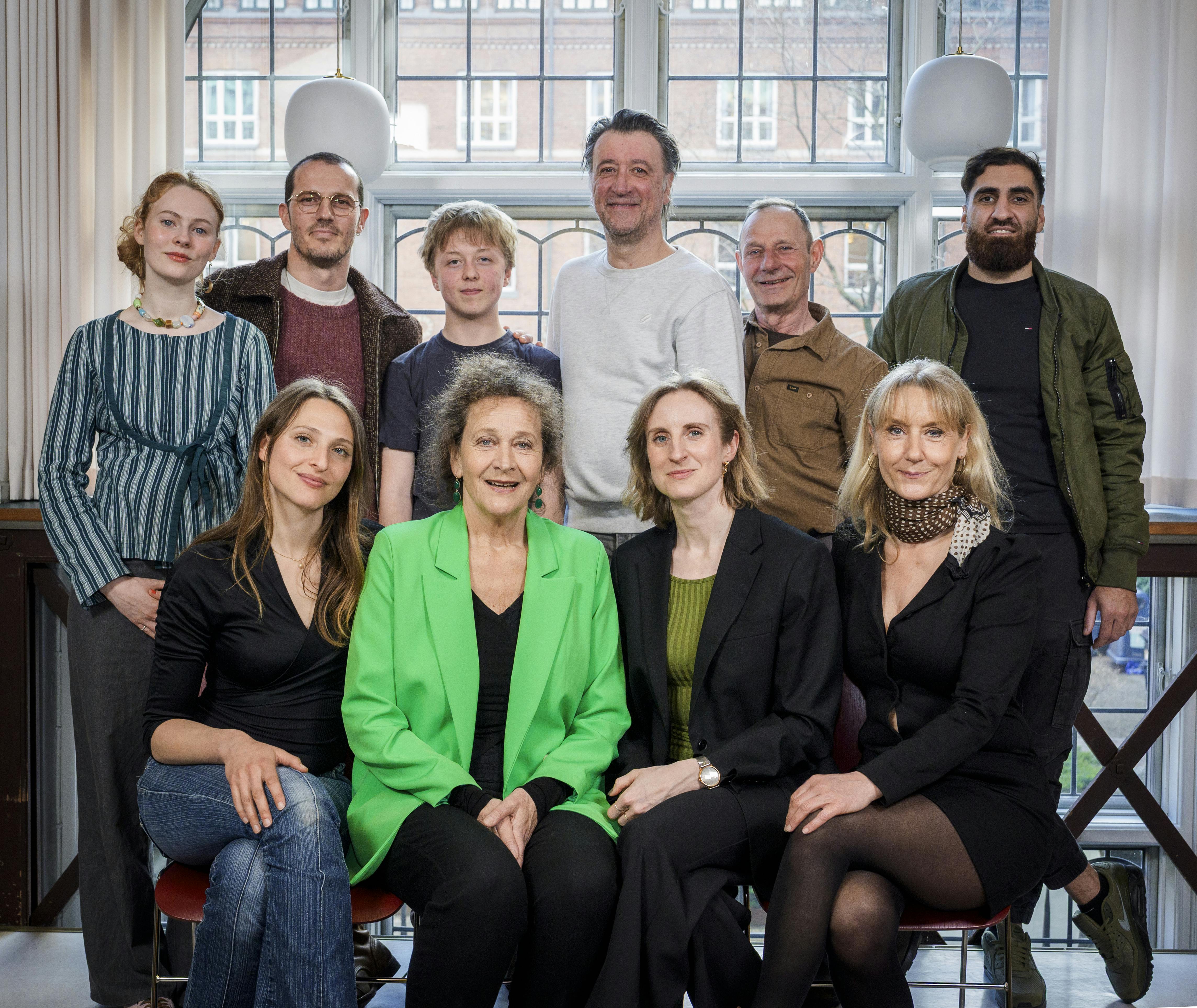 Skuespillerholdet fra DR1's søndagsserie "Generationer" skabt af Anna Emma Haudal.