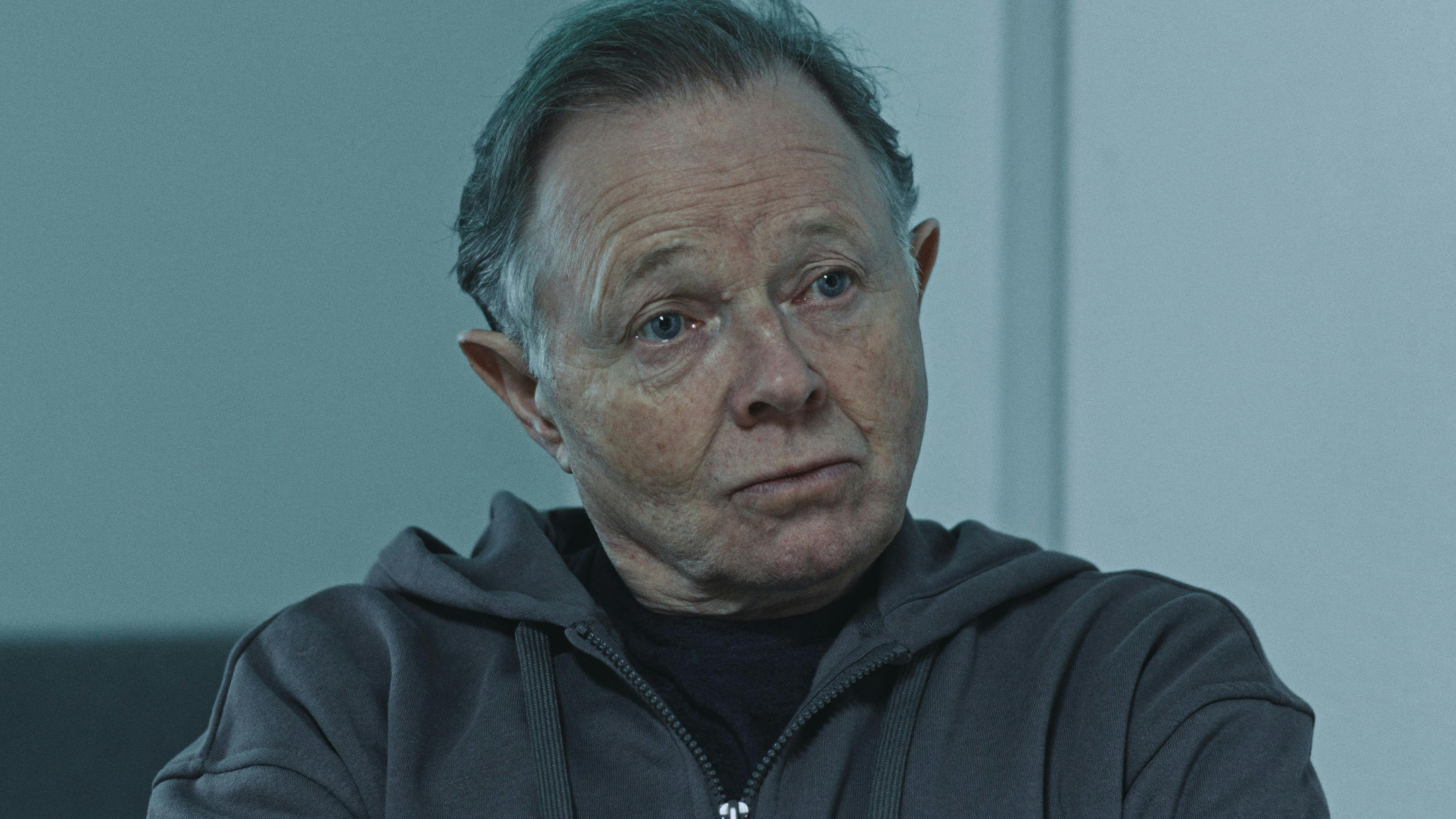 Skuespiller Jesper Asholt i rollen som politibetjenten Peter, der er dømt for dobbeltdrab, i sæson 2 af krimiserien "Hvide Sande" på TV 2 og TV 2 Play, 2025.