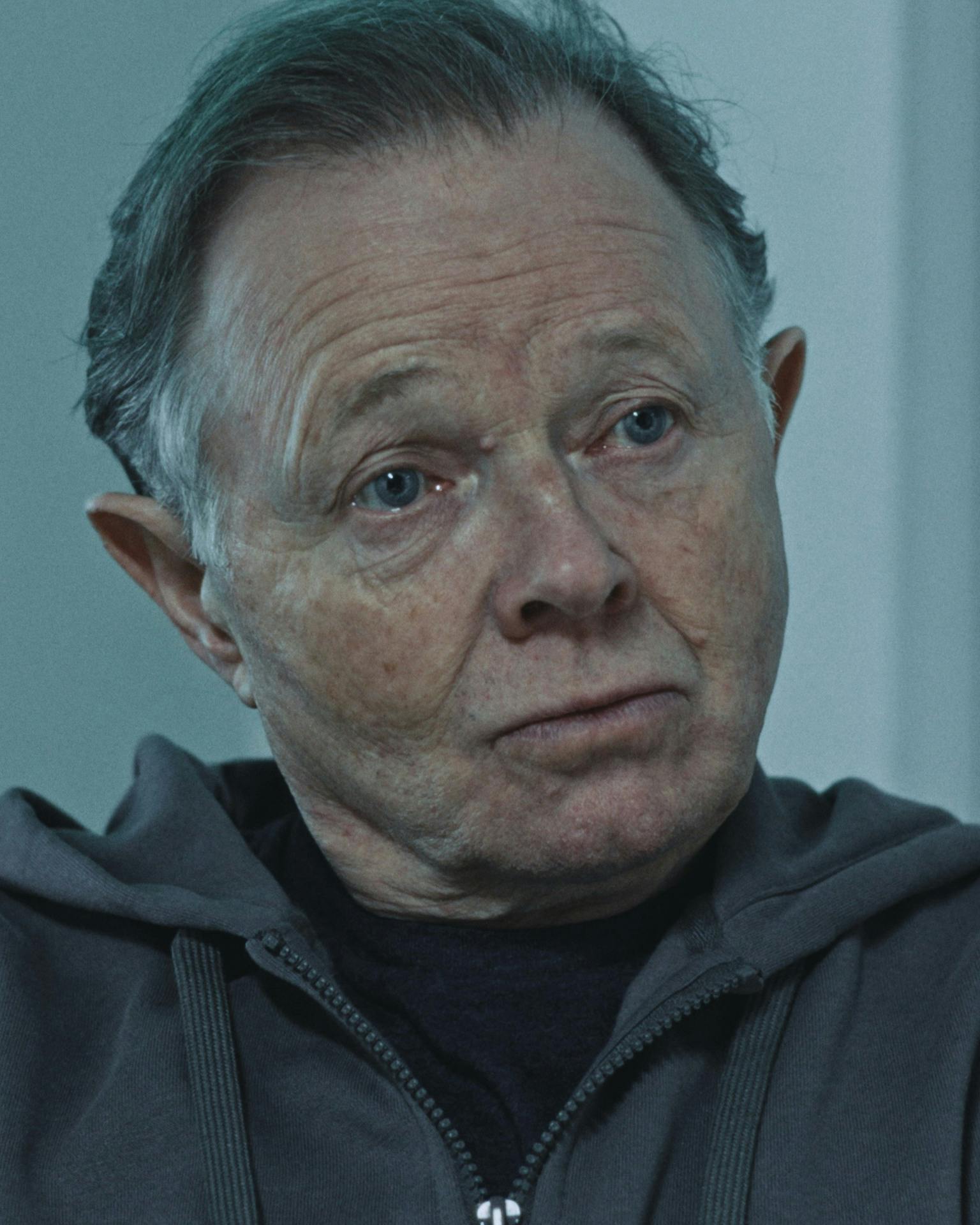 Skuespiller Jesper Asholt i rollen som politibetjenten Peter, der er dømt for dobbeltdrab, i sæson 2 af krimiserien "Hvide Sande" på TV 2 og TV 2 Play, 2025.