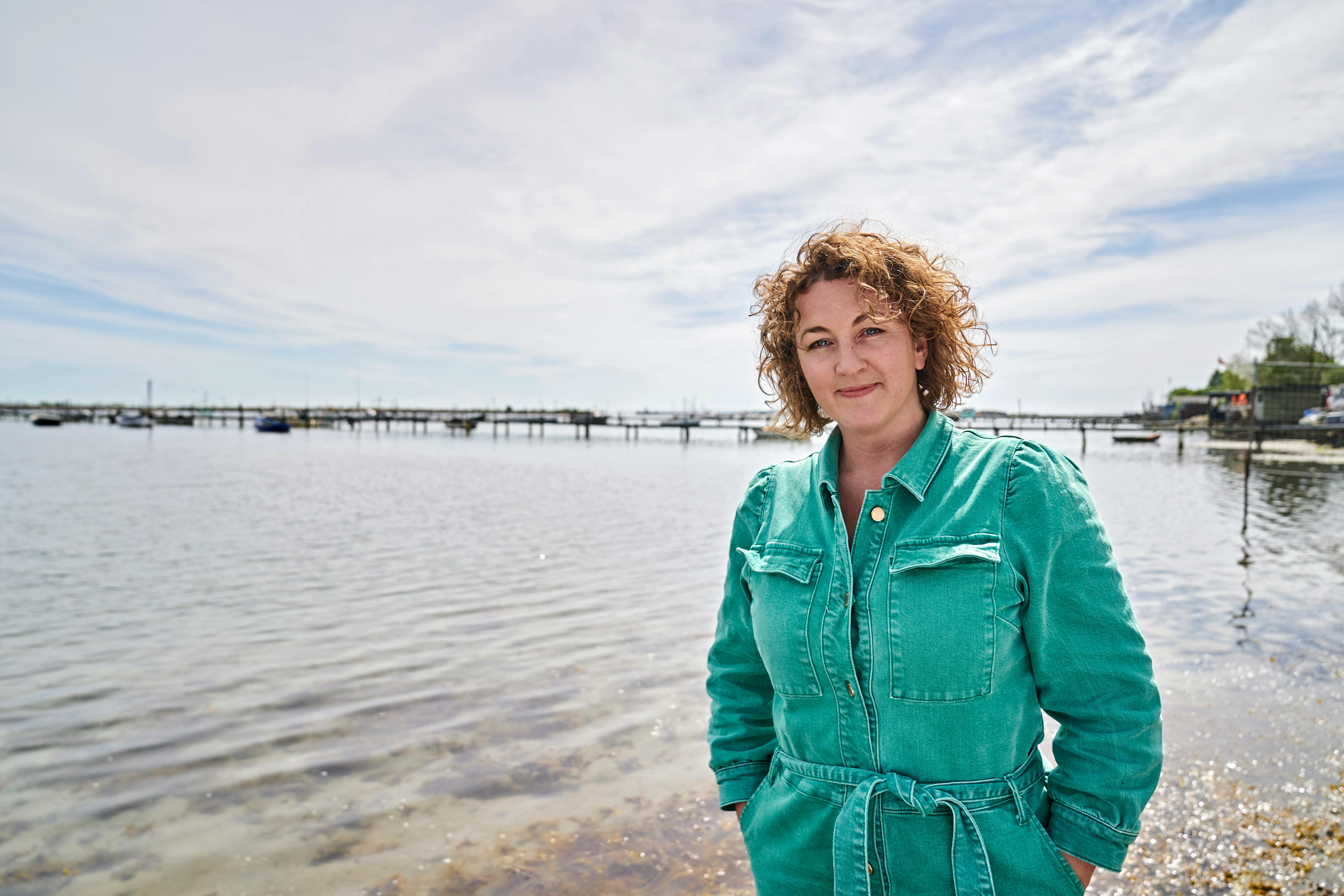 Marie Tangaa, redaktionschef i Nordisk Film og TV og studievært i quizzen "Jo færre, jo bedre".