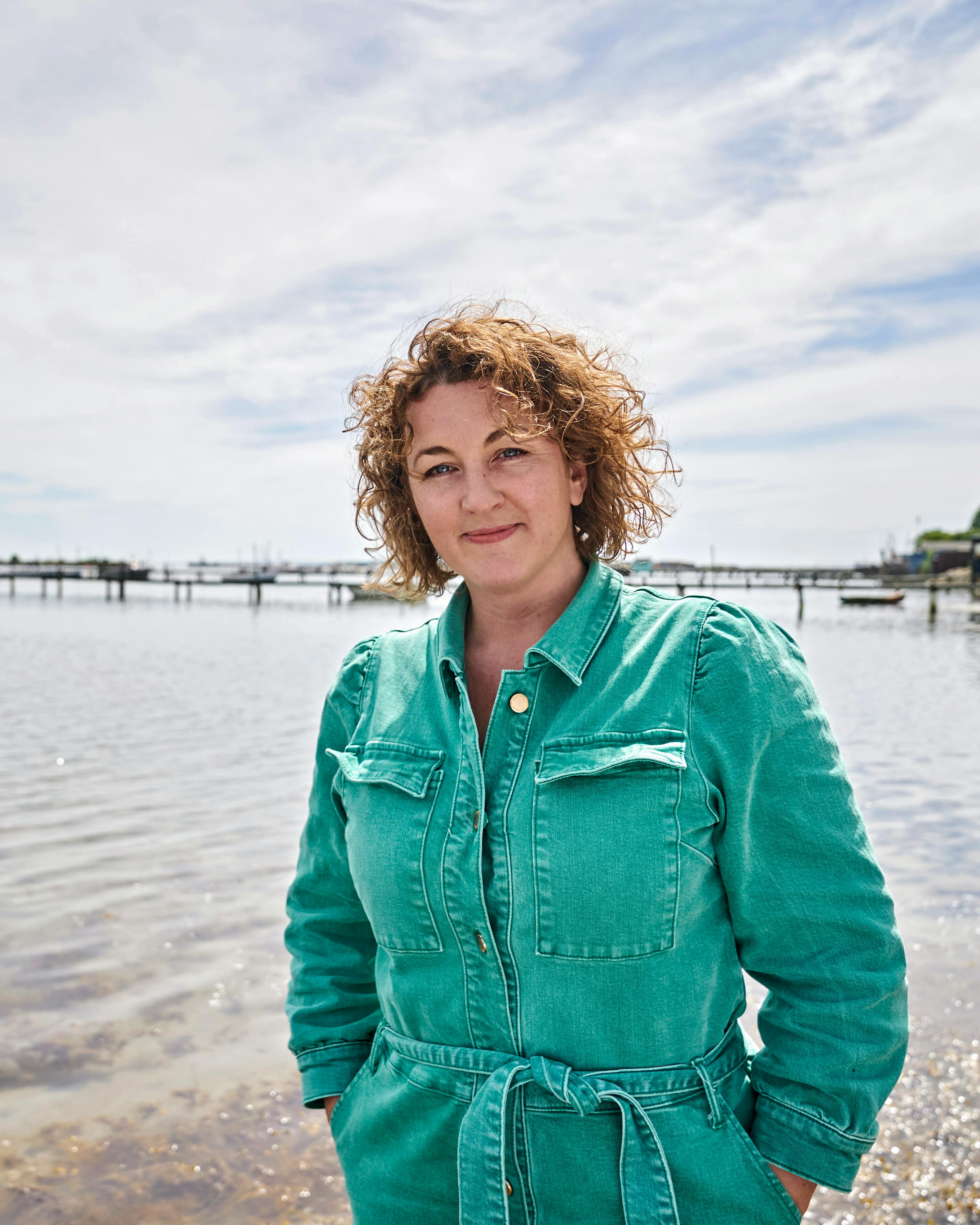 Marie Tangaa, redaktionschef i Nordisk Film og TV og studievært i quizzen "Jo færre, jo bedre".