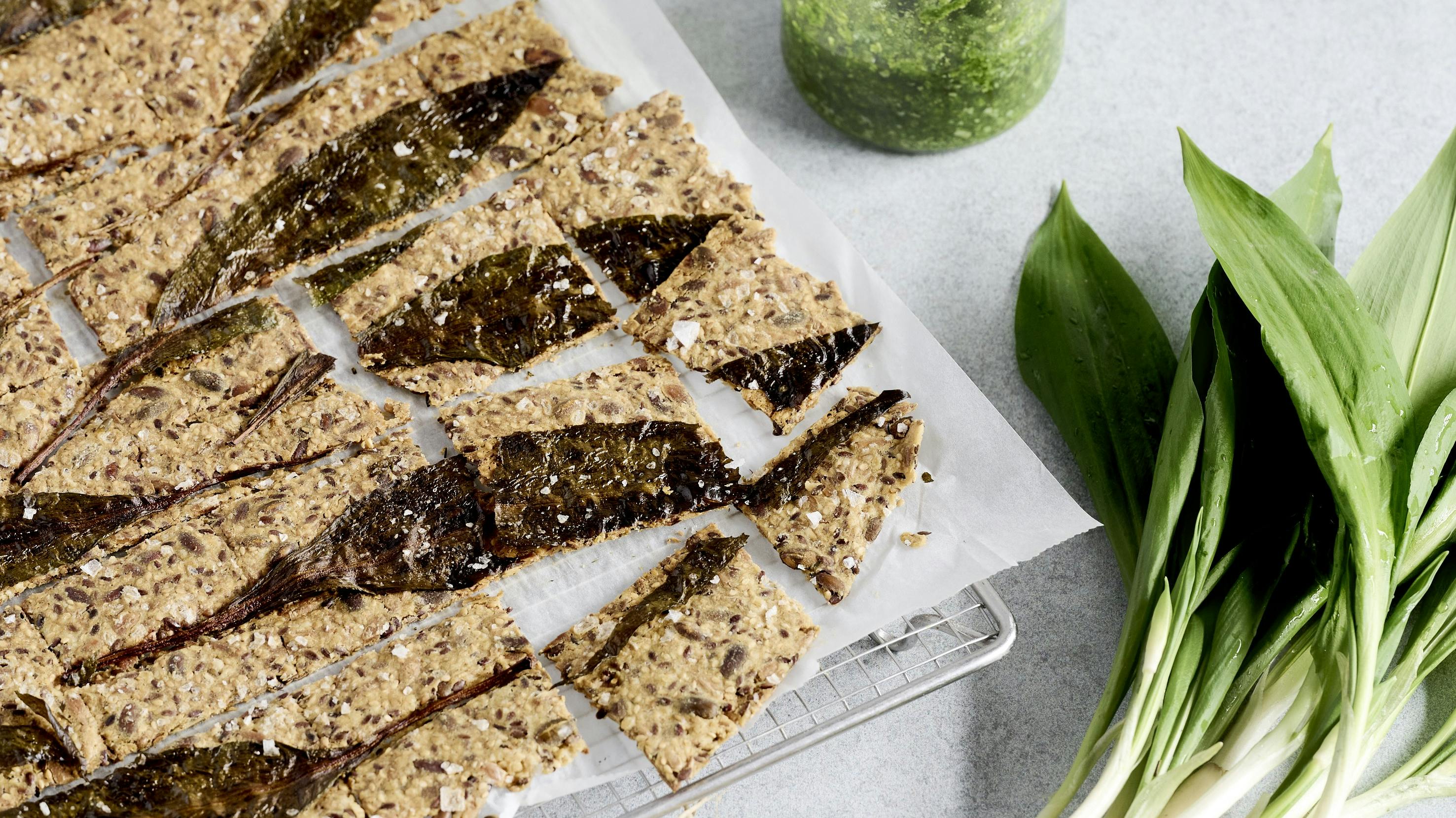 Knækbrød med ramsløgsblade