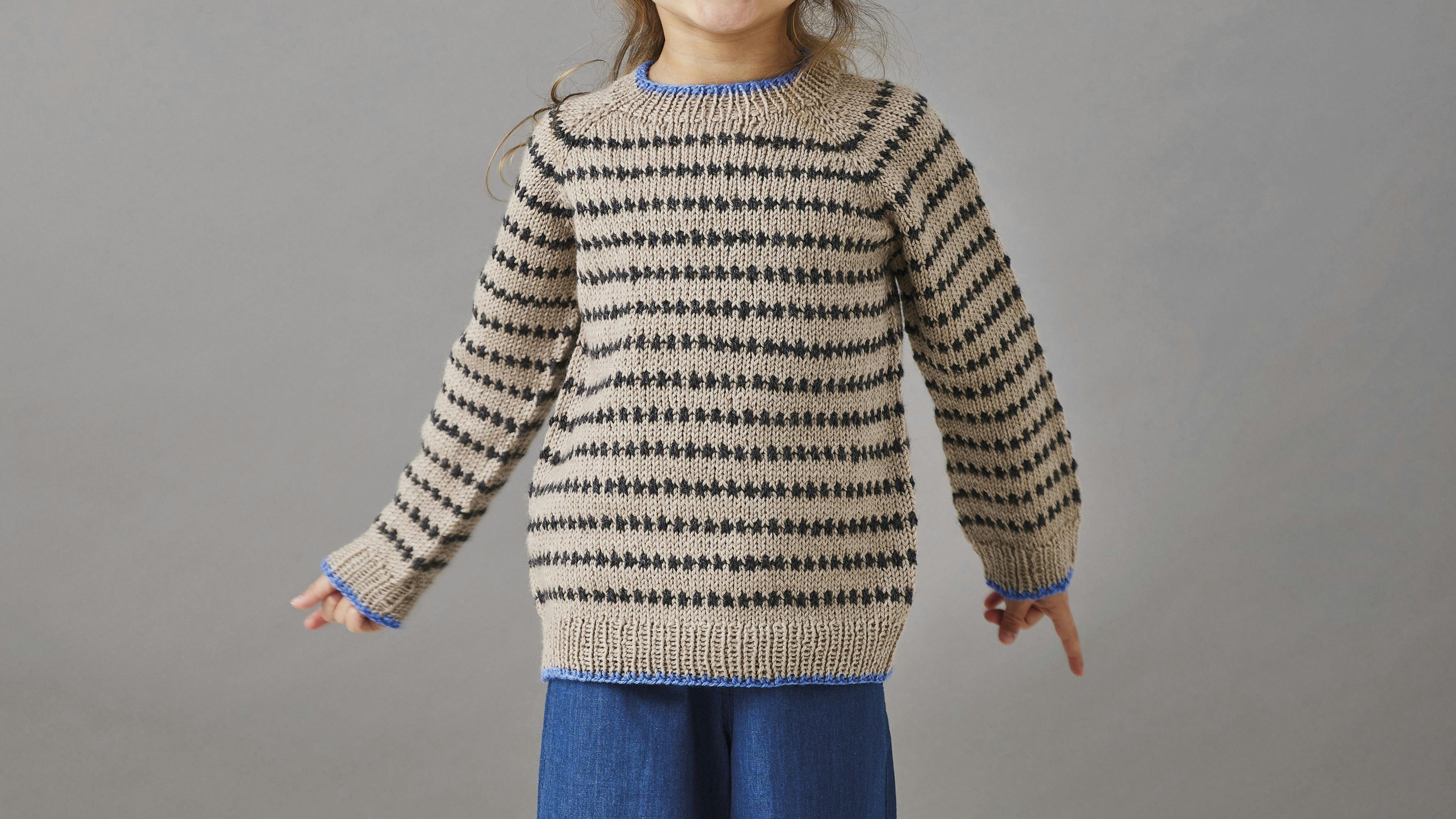 Børnestrik - Sweater med vævemønster