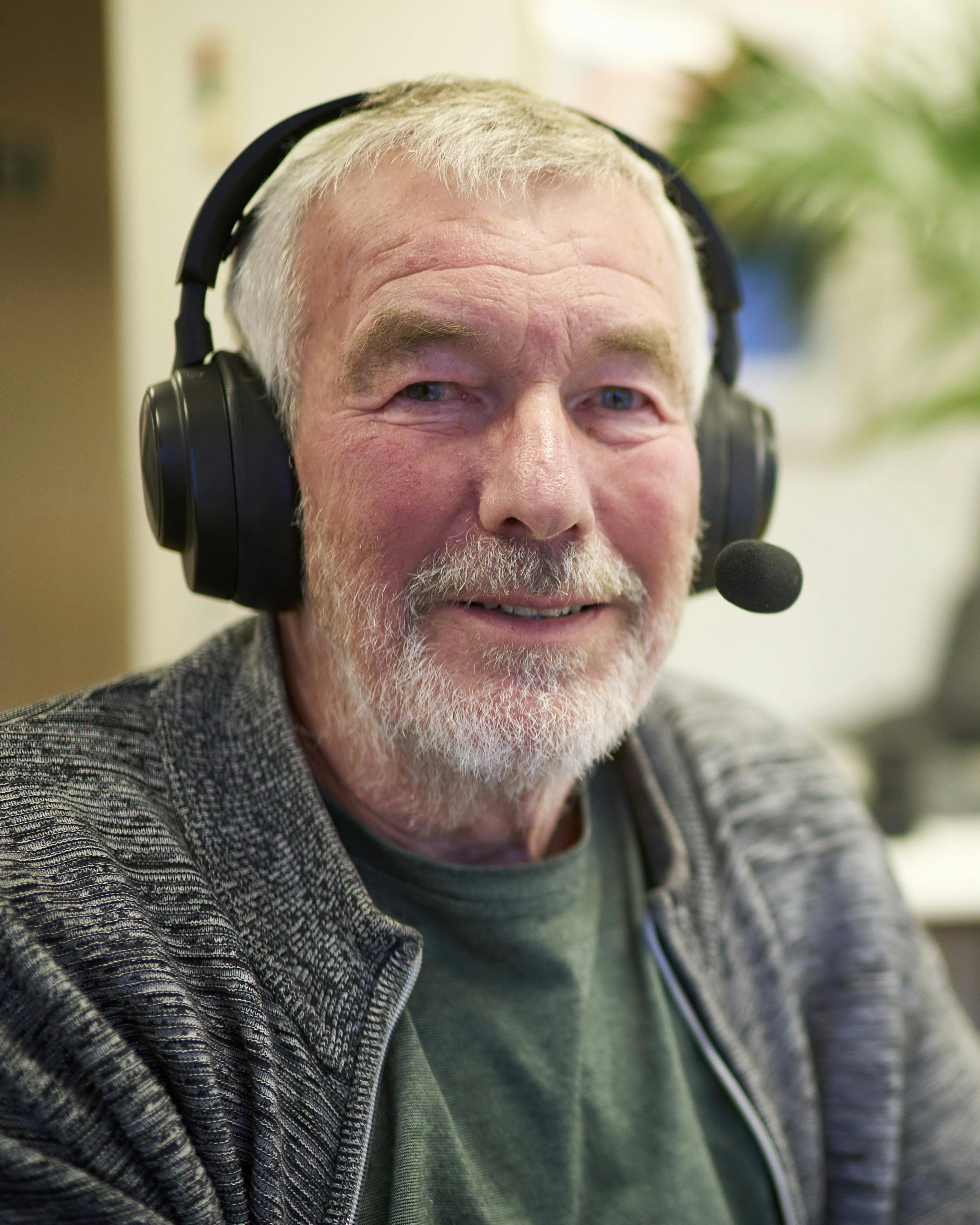 Bent Sundgaard er selv pårørende til en person, som lever med en psykisk lidelse. Nu hjælper han andre i samme situation som frivillig rådgiver hos SINDs Landsdækkende telefonrådgivning.