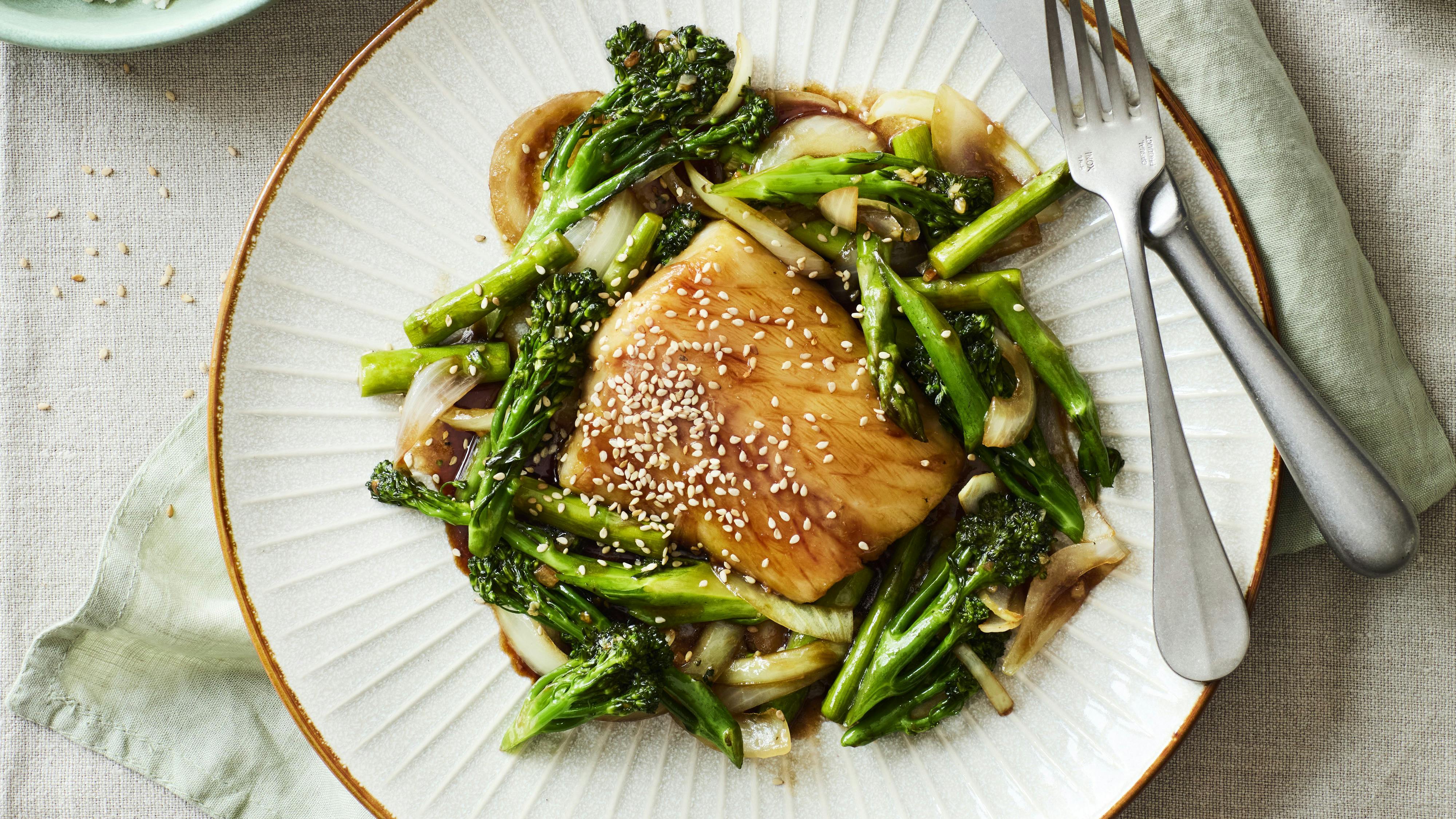 Torsk med stegte grøntsager